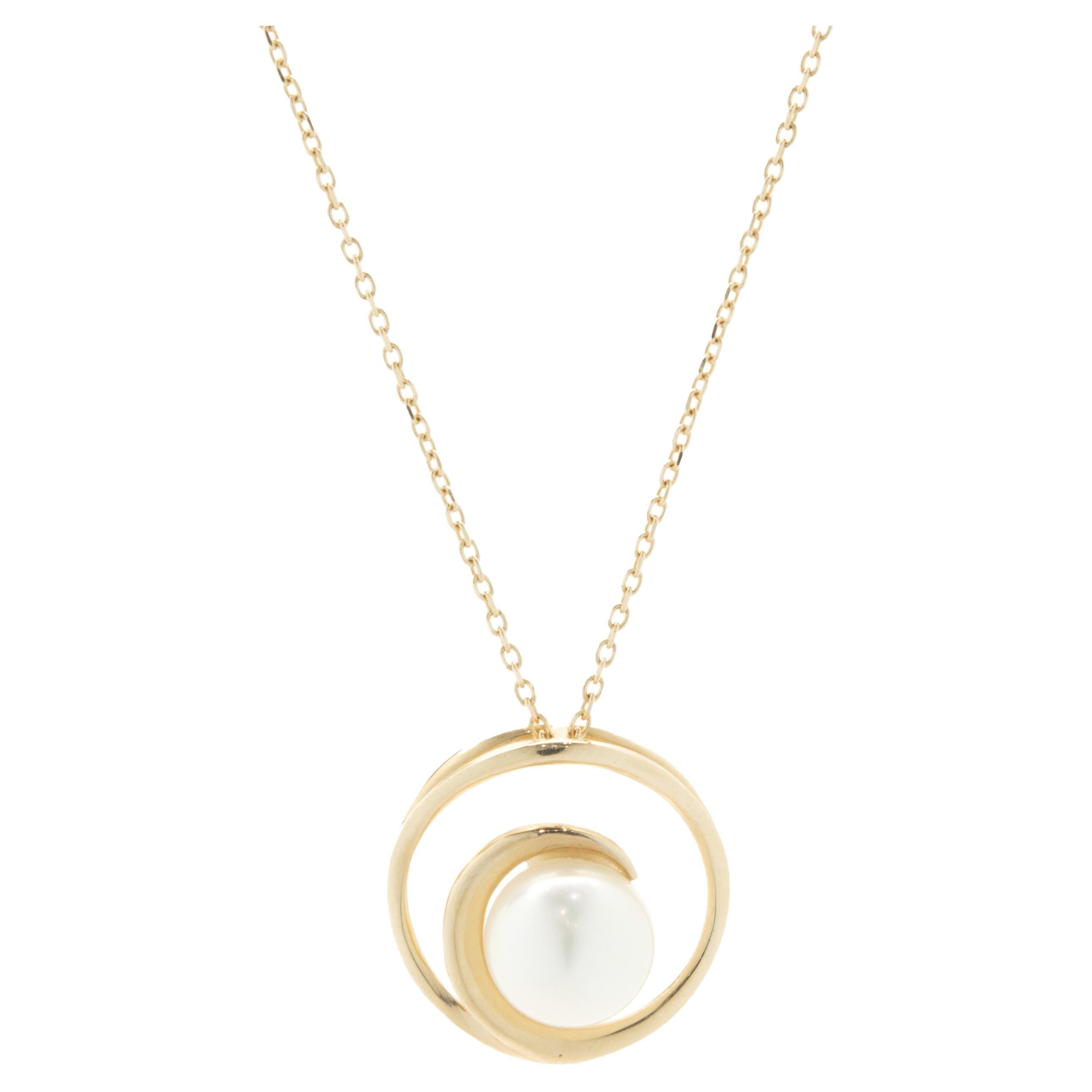 14 Karat Yellow Gold Freshwater Pearl Swirl Necklace For Sale