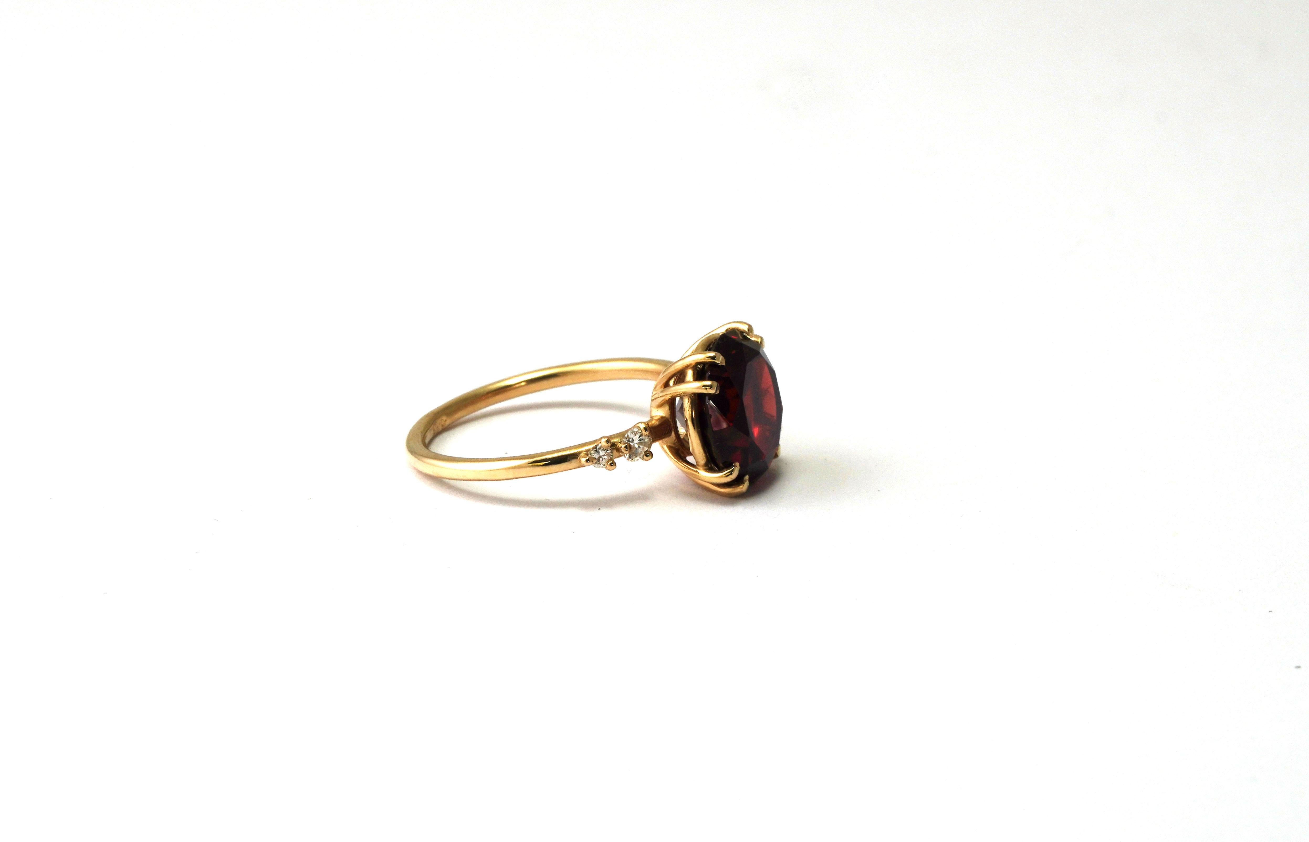 Taille mixte Bague en or jaune 14 carats grenat diamants en vente