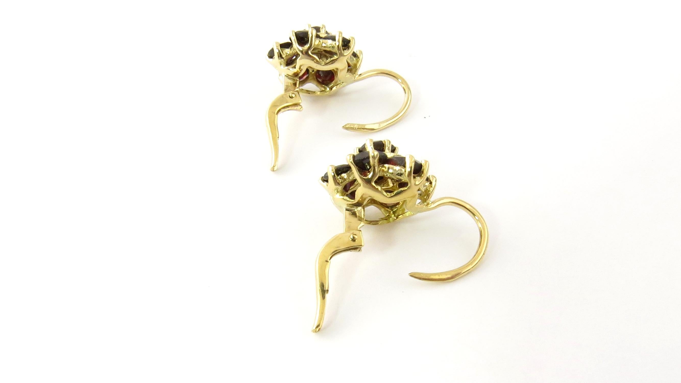 14 Karat Yellow Gold Garnet Earrings In Good Condition In Washington Depot, CT