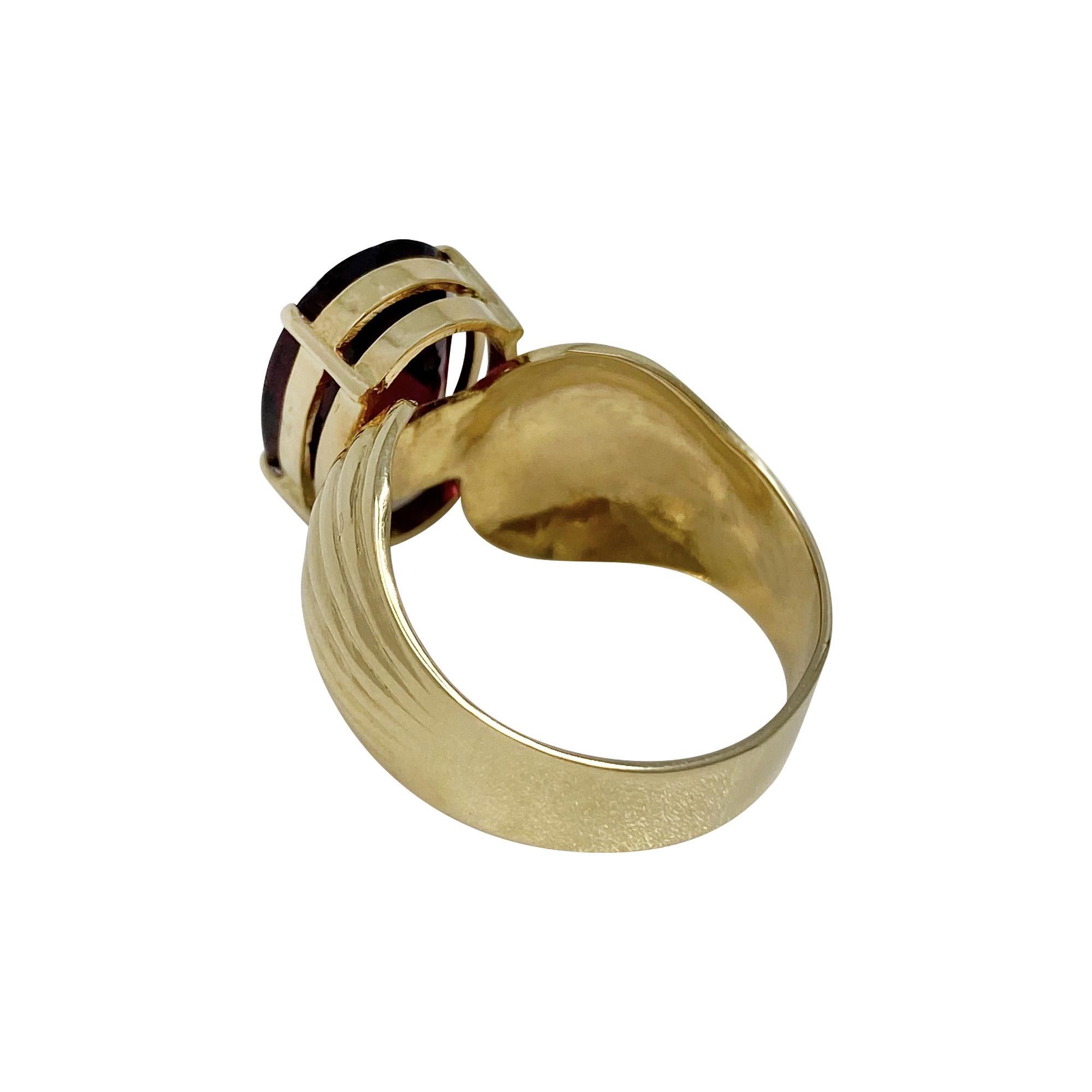 Women's or Men's 14 Karat Yellow Gold Garnet Ring