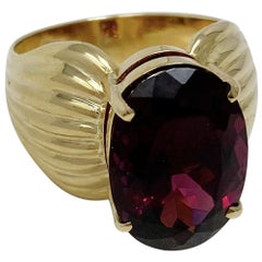 14 Karat Yellow Gold Garnet Ring