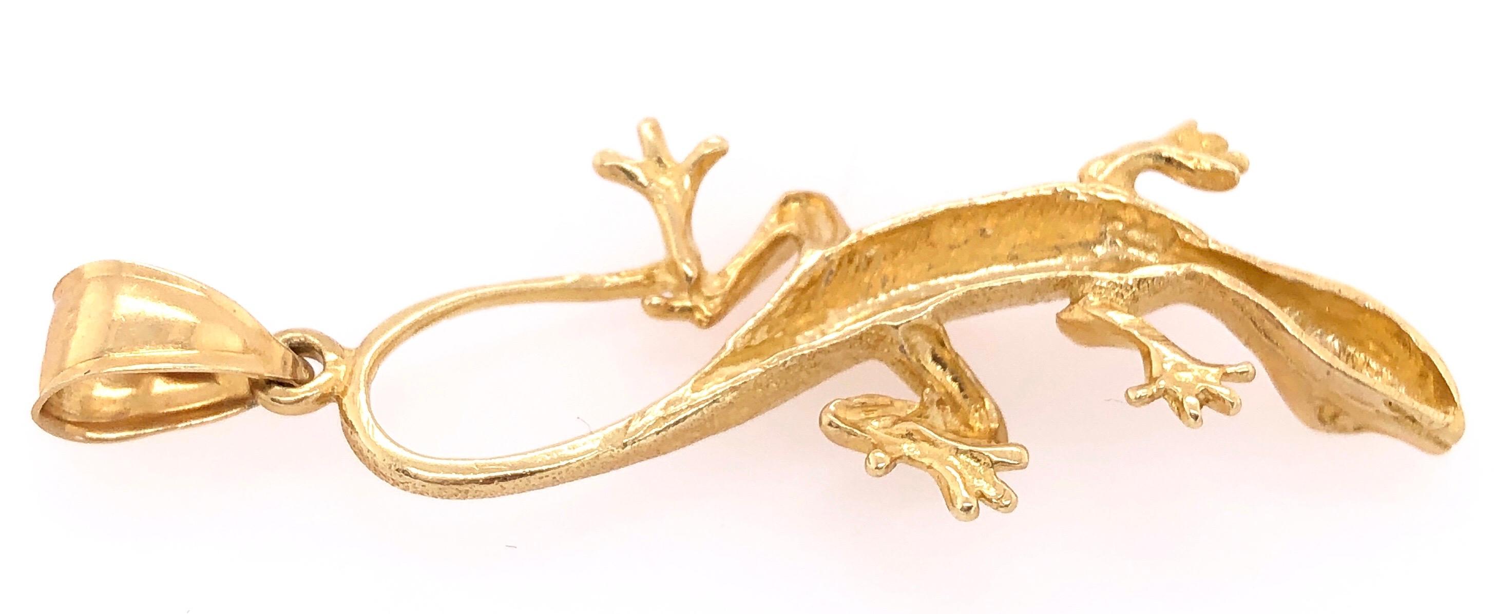 14 Karat Yellow Gold Gecko Charm Pendant
Height: 55 mm
Width: 20 mm