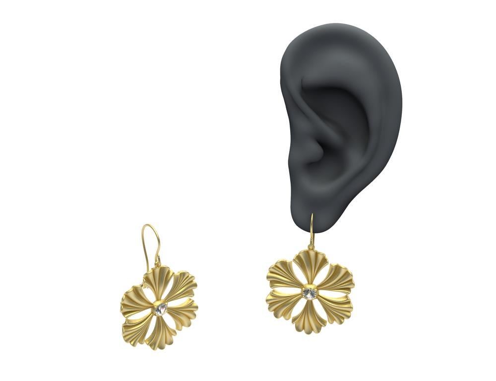 14 Karat Yellow Gold Diamond Fan Flower Earrings In New Condition For Sale In New York, NY