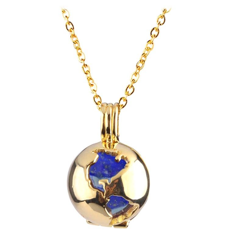 14 Karat Yellow Gold Globe and Round Lapis Lazuli Locket Pendant Necklace For Sale