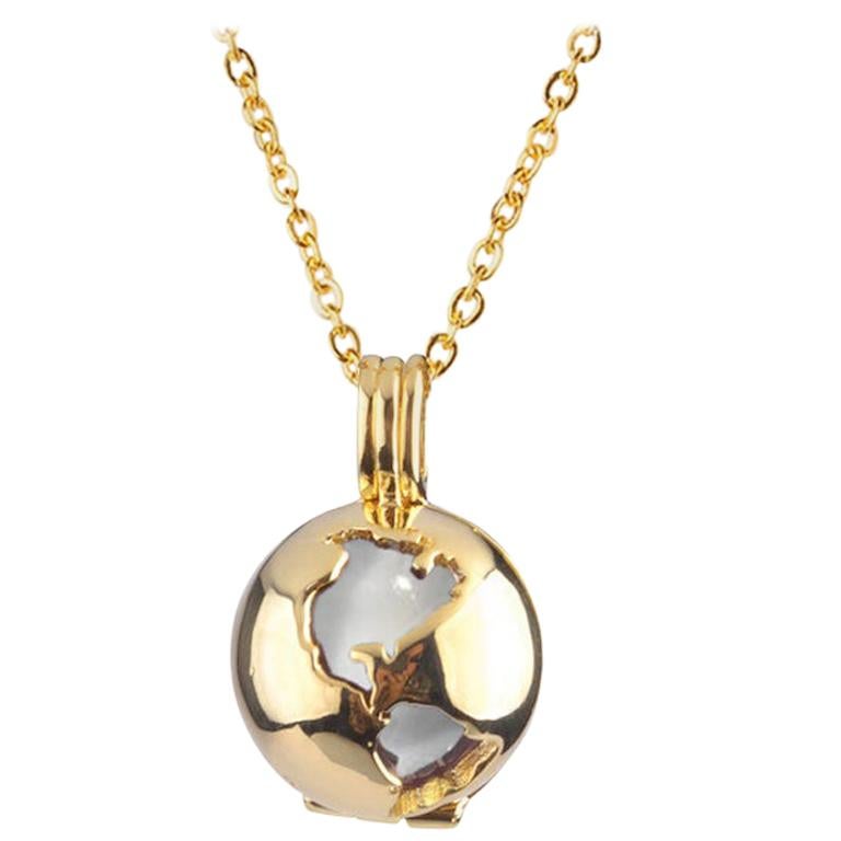 14 Karat Yellow Gold Globe and Round Moonstone Locket Pendant Necklace For Sale