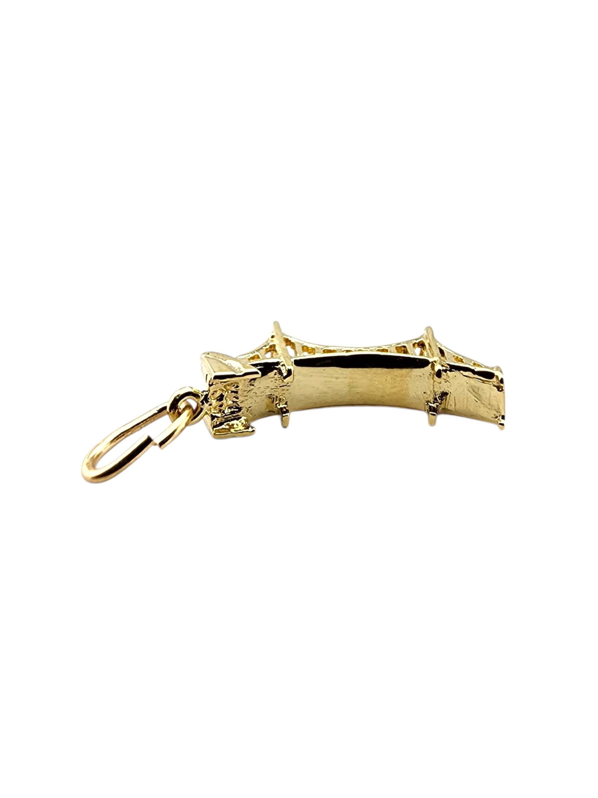 Charm in oro giallo 14 carati Golden Gate Bridge #23157 in vendita 1