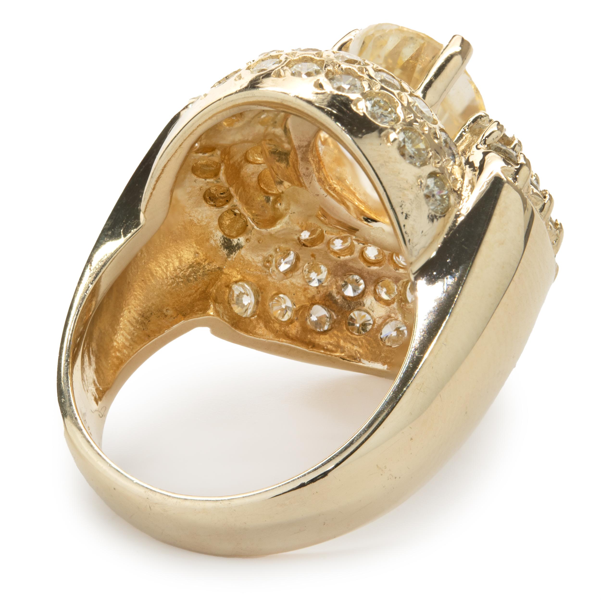 14 Karat Yellow Gold Golden Sapphire and Pave Diamond Ring In Excellent Condition For Sale In Scottsdale, AZ
