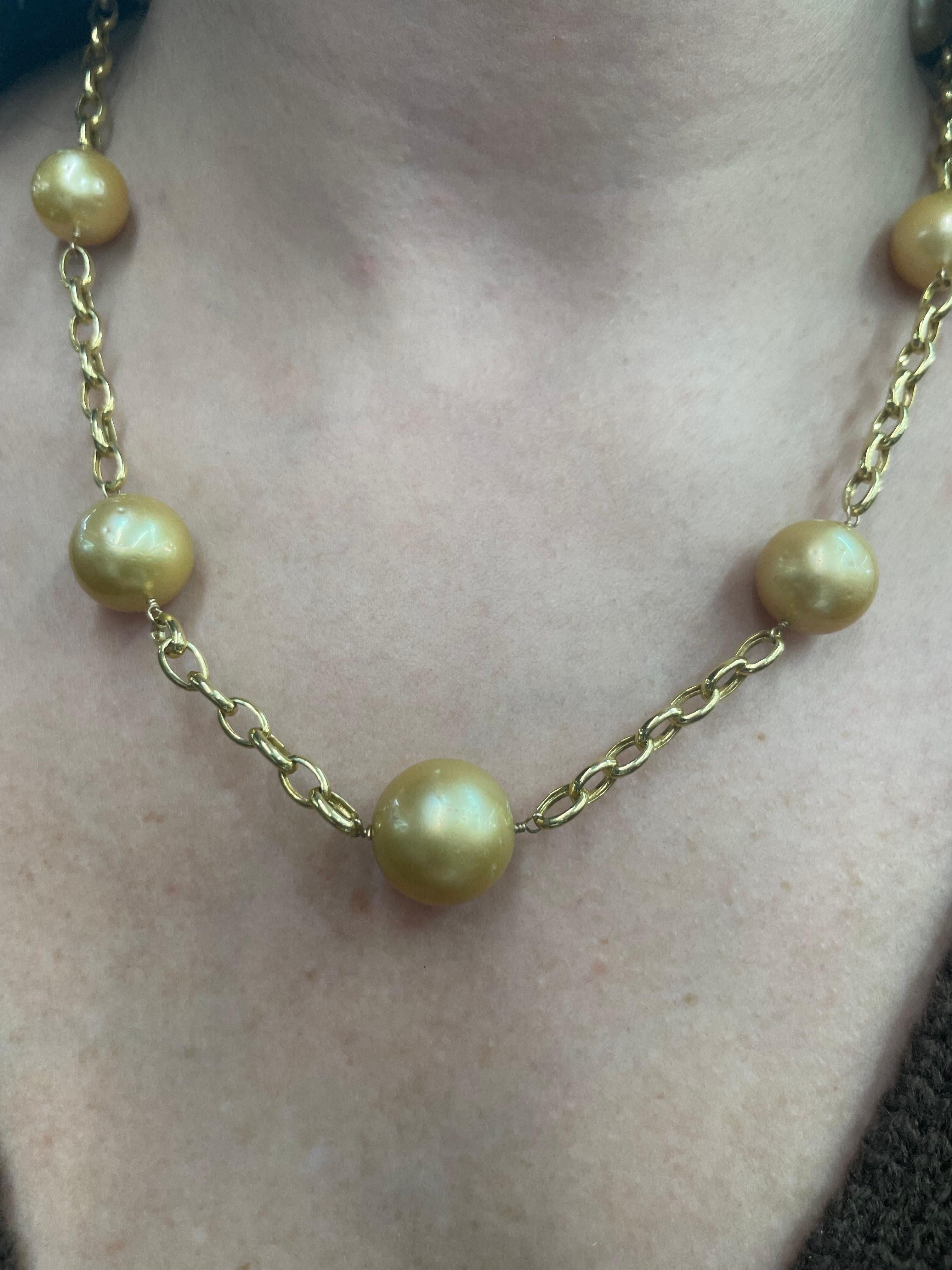 Collier  maillons en or jaune 14 carats avec diamants des mers du Sud de 31,7 grammes en vente 8