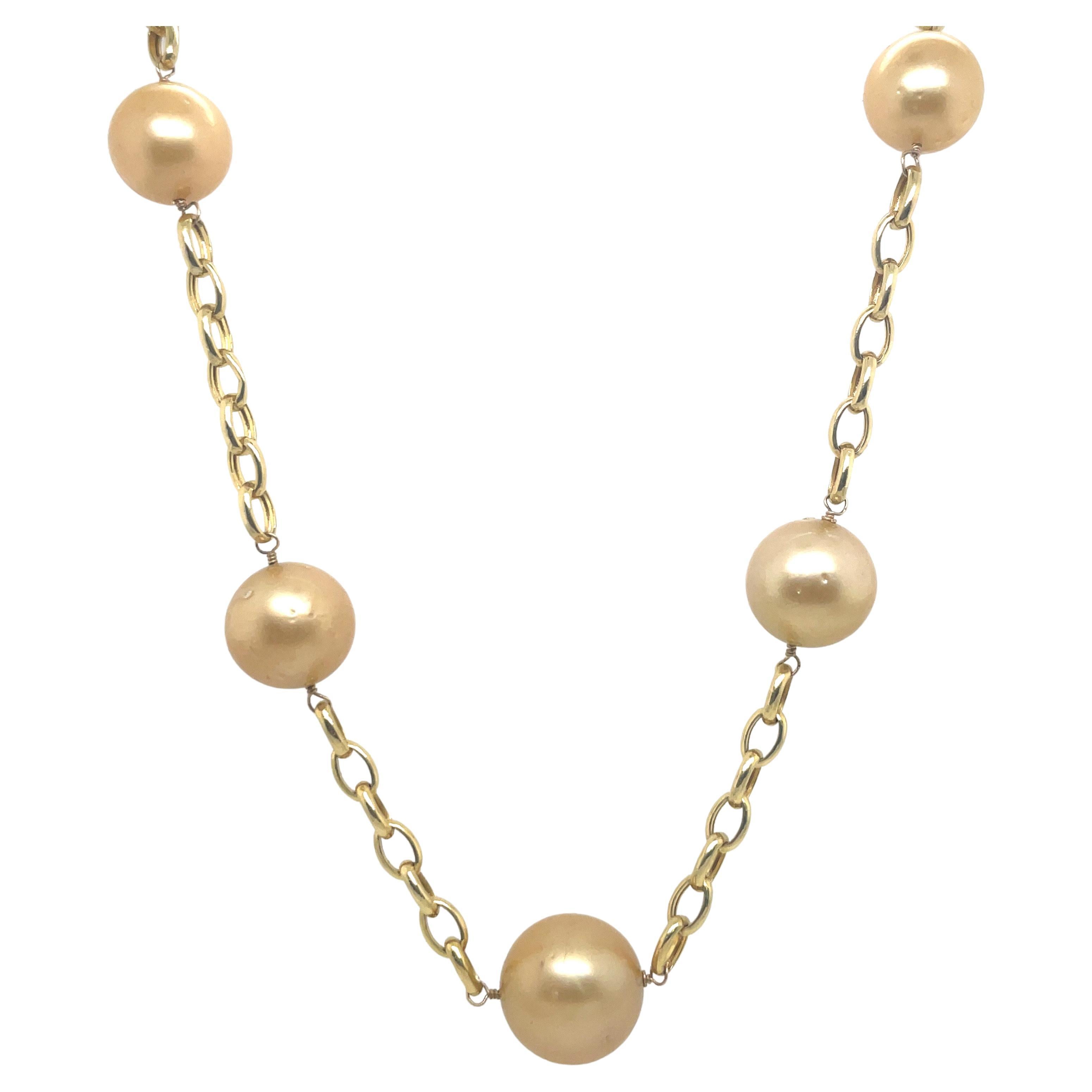 Contemporain Collier  maillons en or jaune 14 carats avec diamants des mers du Sud de 31,7 grammes en vente