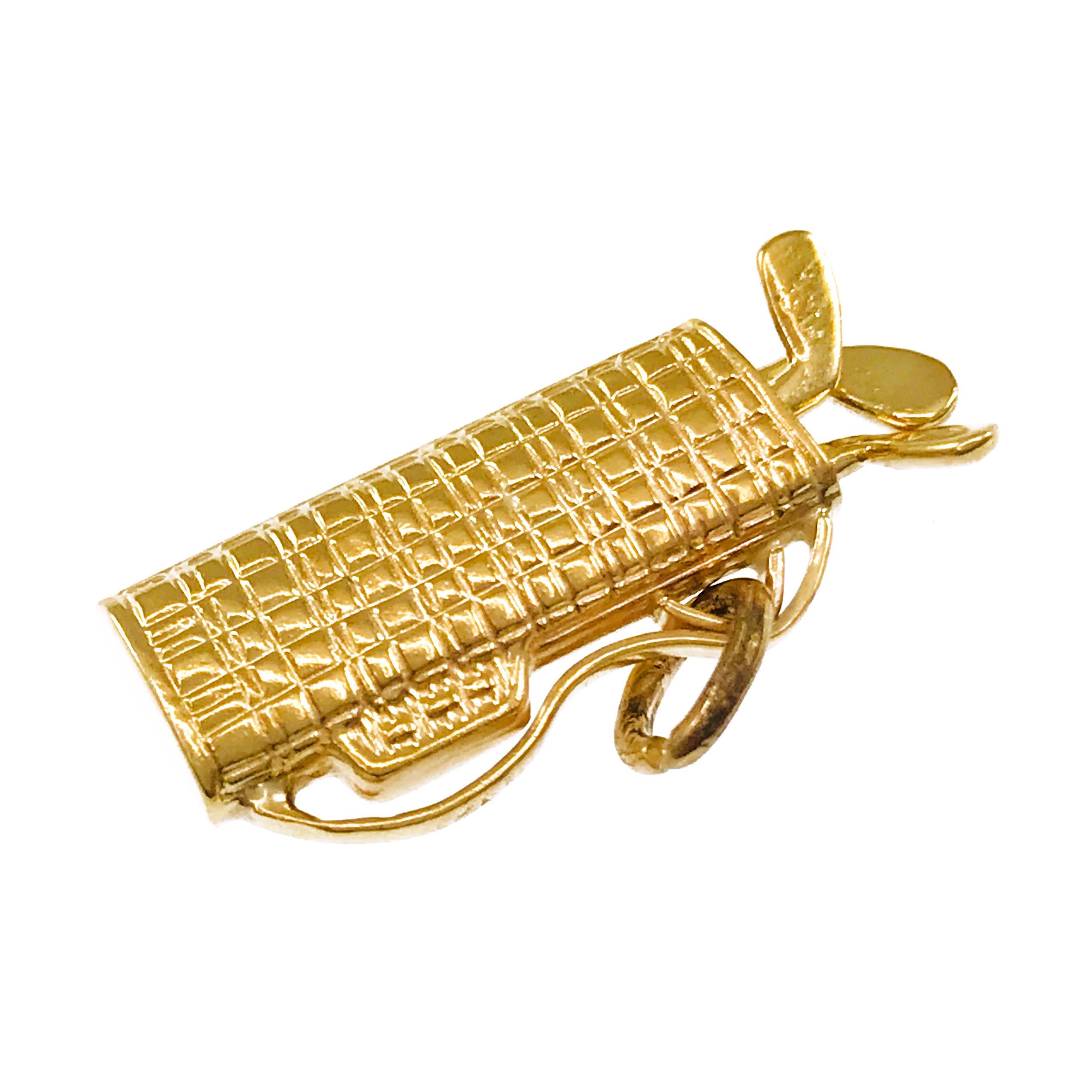 14 Karat Gelbgold Golfbag-Anhänger (Rundschliff) im Angebot