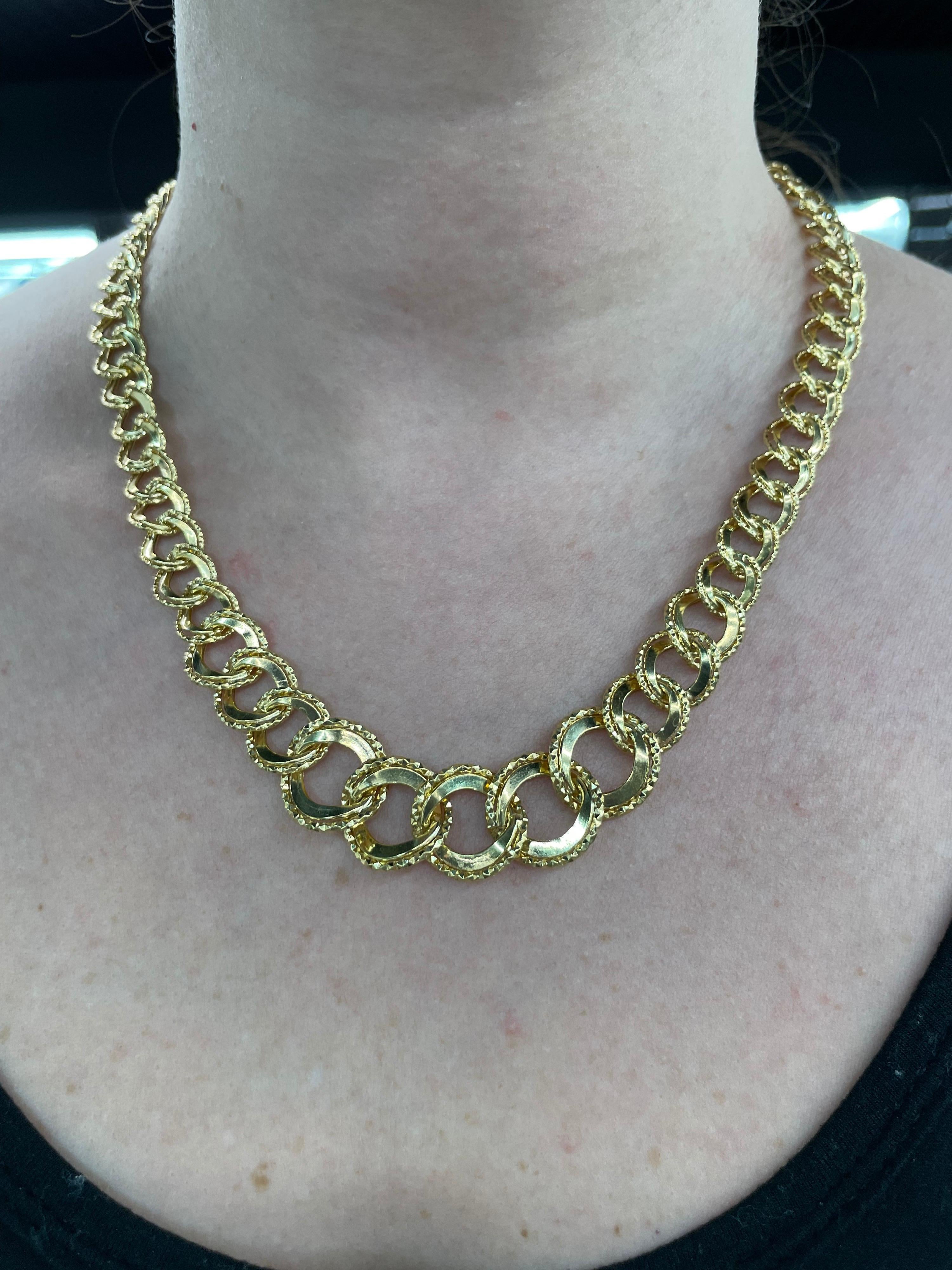 graduated link necklace gold