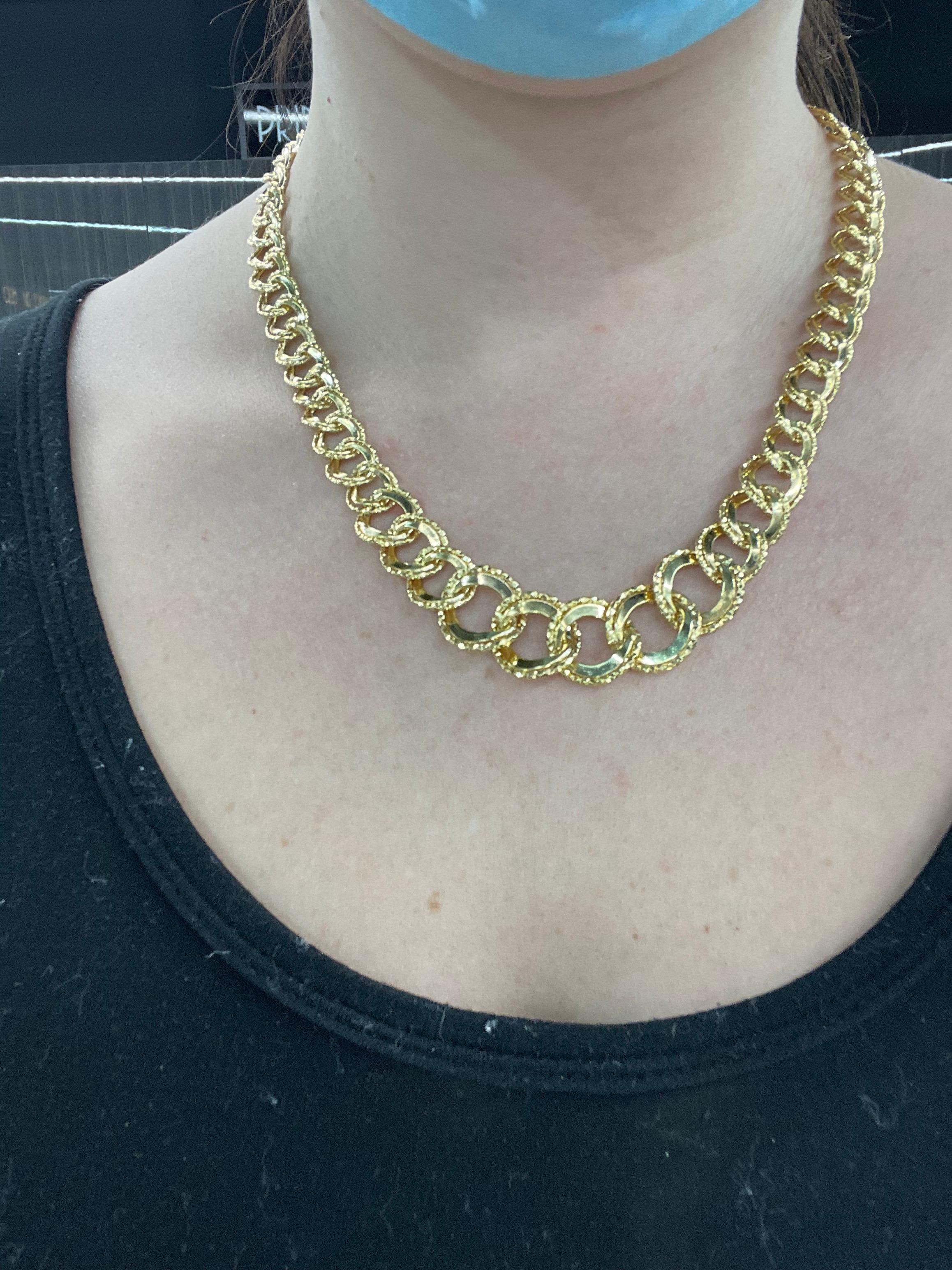 Women's 14 Karat Yellow Gold Graduated Link Necklace 13.6 Grams For Sale