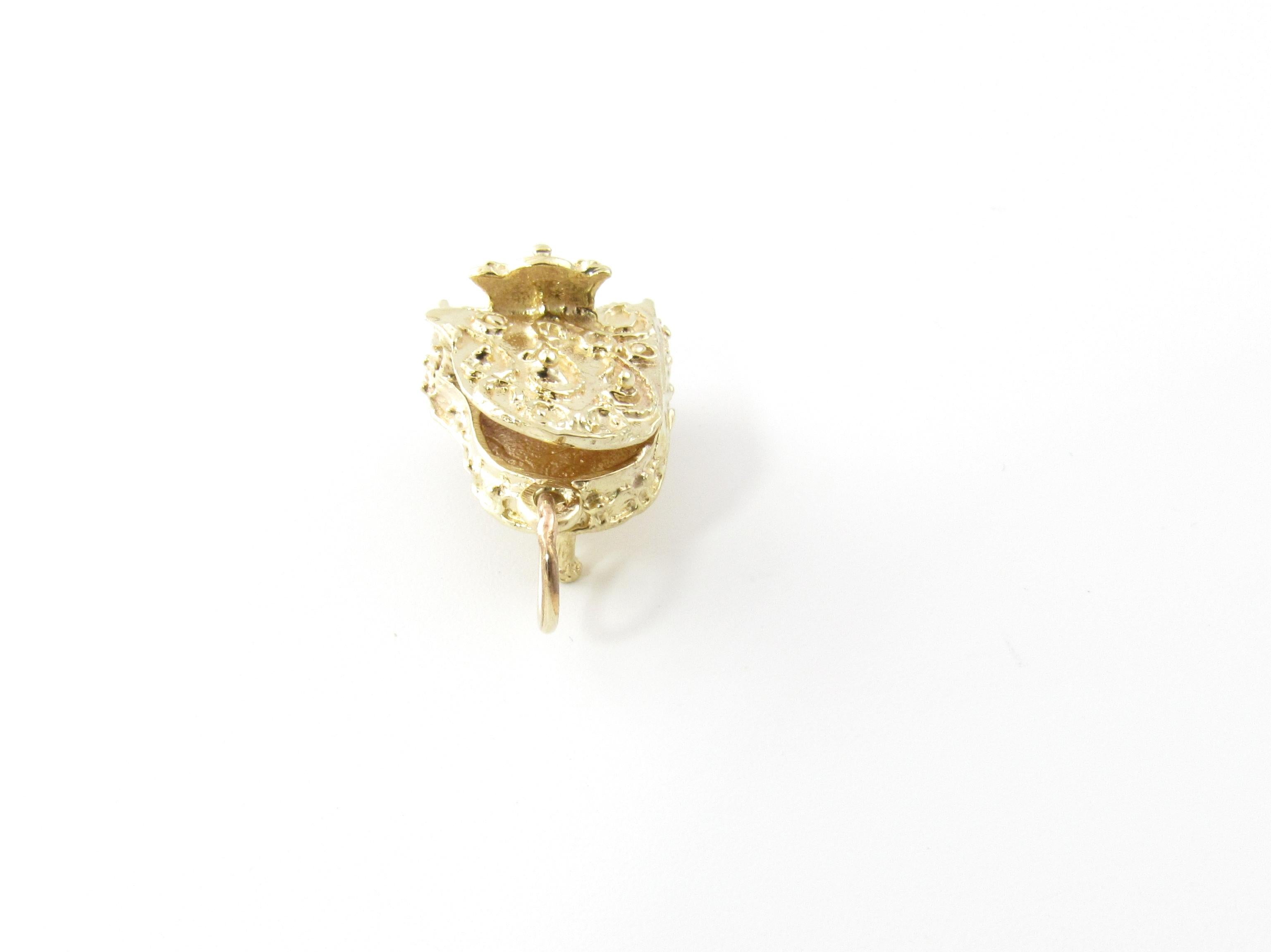 14 Karat Yellow Gold Grand Piano Charm In Good Condition In Washington Depot, CT