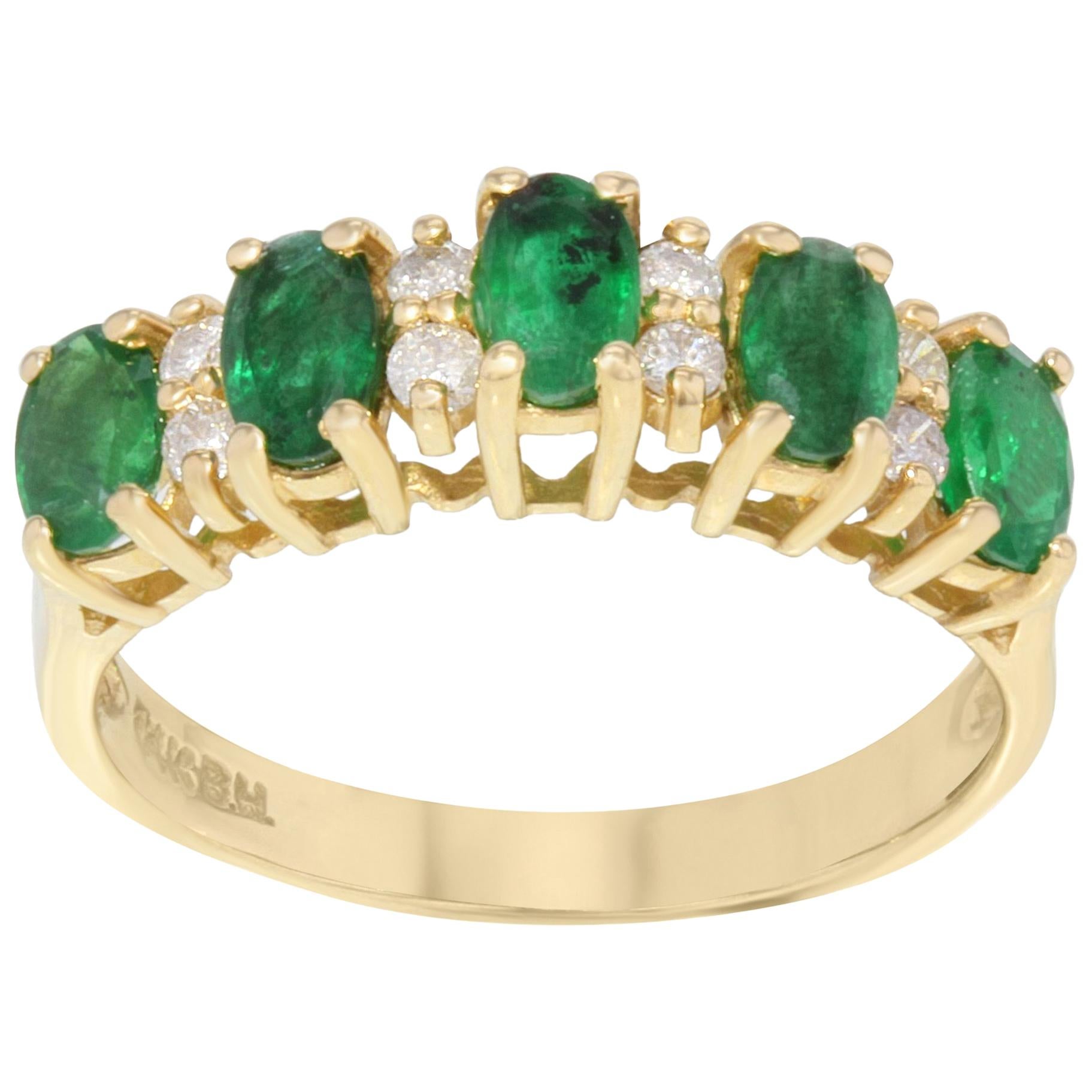 14 Karat Yellow Gold Green Emerald Diamond Ladies Ring