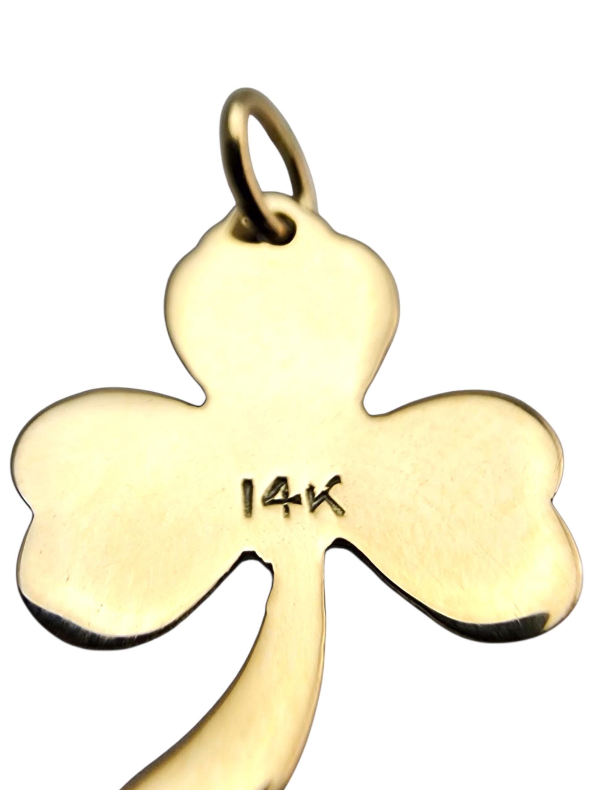 Ciondolo a forma di trifoglio in oro giallo 14 carati con smalto verde #23928 in vendita 2