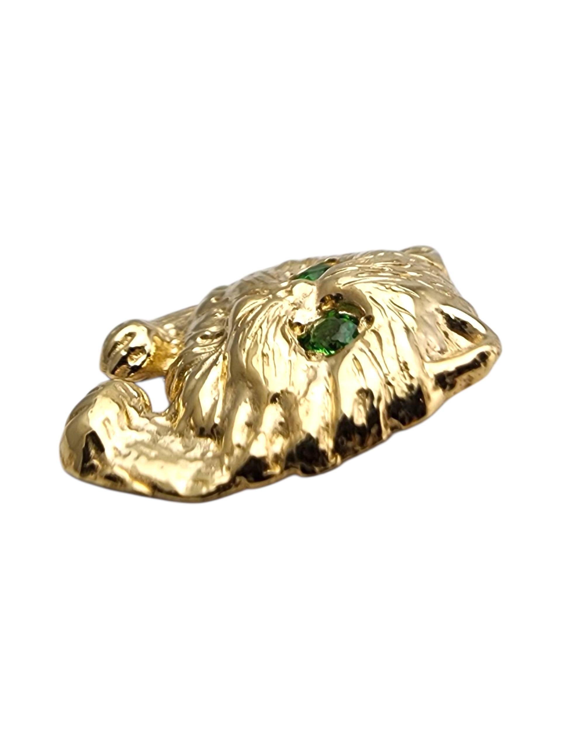 Pendentif en or jaune 14 carats avec chat aux yeux verts

Ce pendentif en or jaune 14 carats représentant un chat présente un design élégant et ludique avec des yeux verts vibrants qui ajoutent une touche de couleur unique. Sa finition en or poli