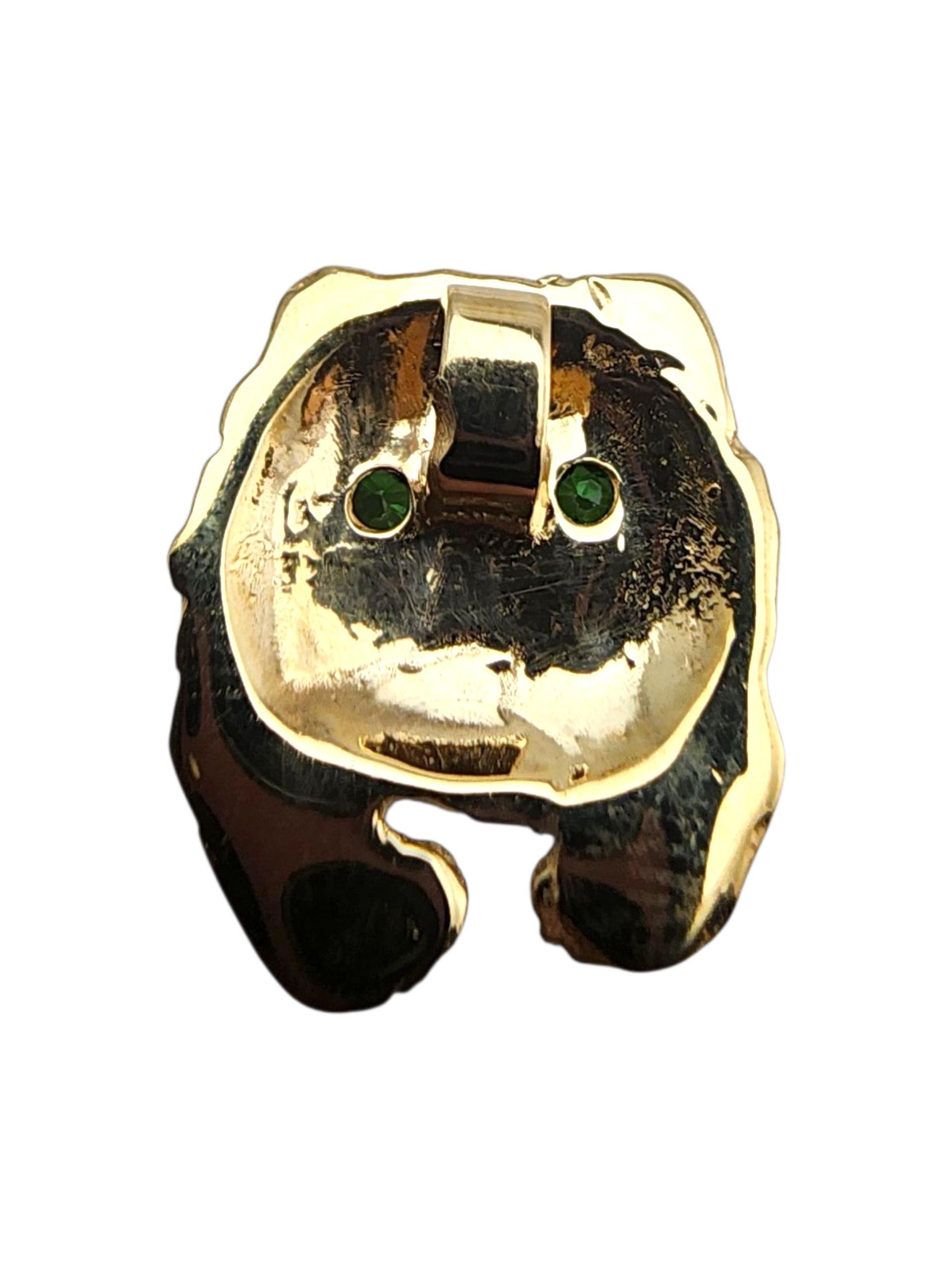 Contemporain Pendentif en or jaune 14 carats chat aux yeux verts #23579 en vente