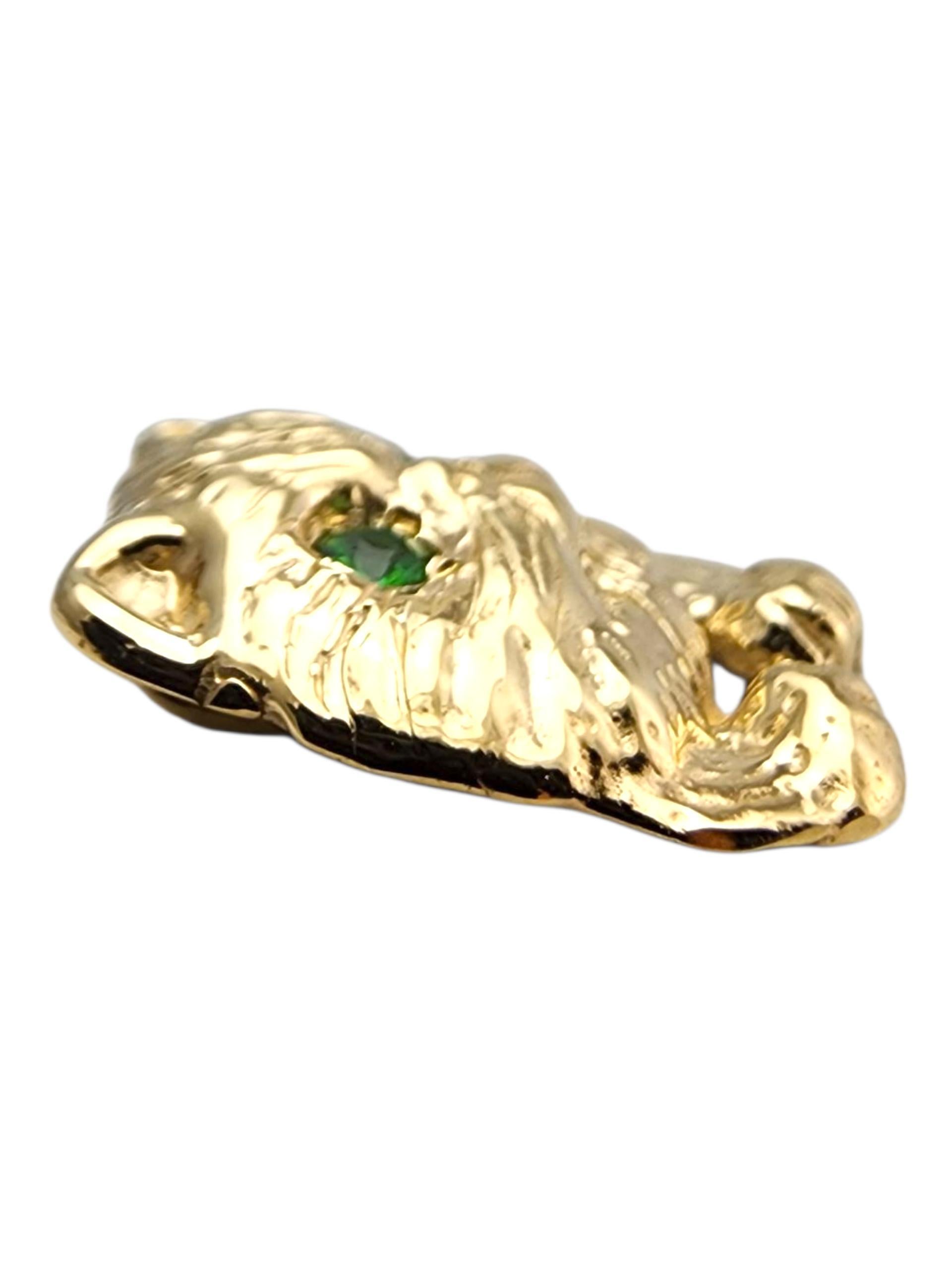 Pendentif en or jaune 14 carats chat aux yeux verts #23579 Bon état - En vente à Washington Depot, CT