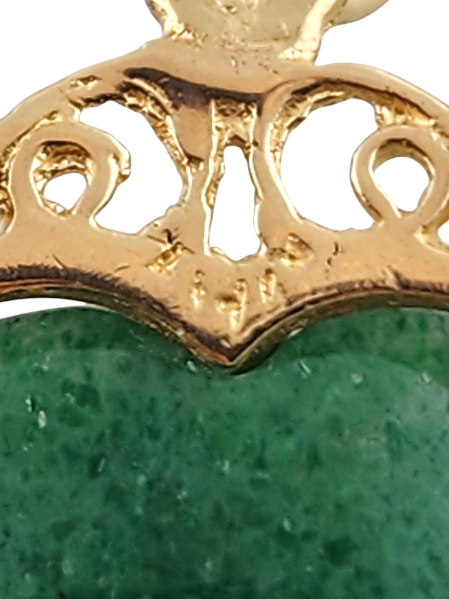 Ciondolo con cuore marmoreo verde in oro giallo 14 carati #19396 in vendita 1