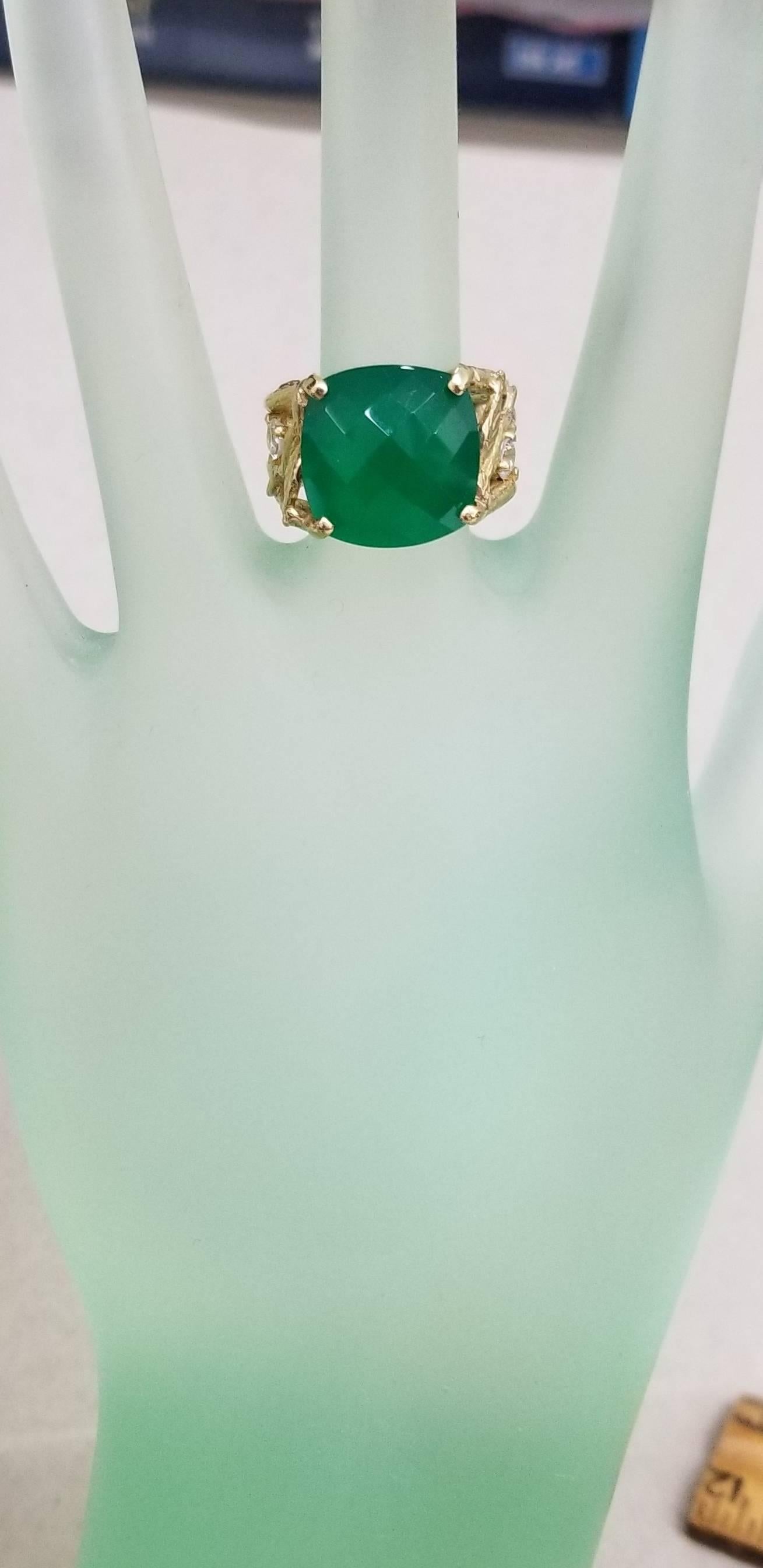 Women's or Men's 14 Karat Yellow Gold Green Onyx and White Sapphire Bark Ring For Sale