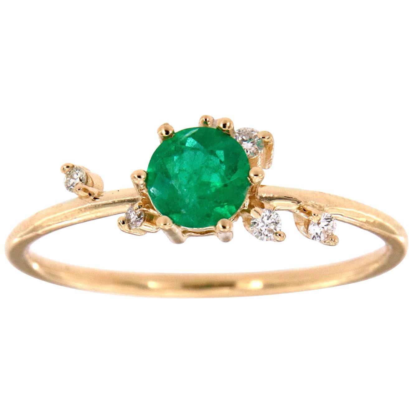 14 Karat Yellow Gold Green Round Rustic Emerald Diamond Ring Center, 0.31 Carat