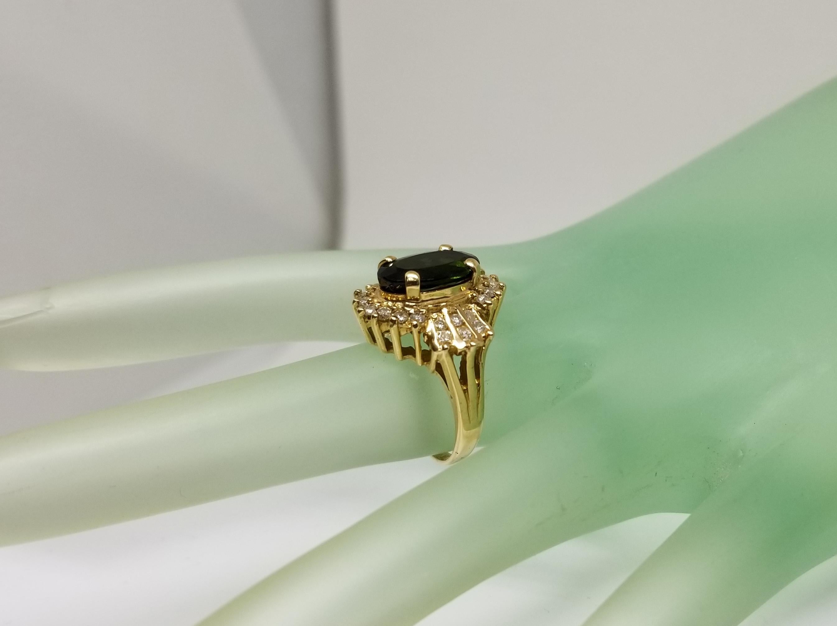 14 Karat Yellow Gold Green Tourmaline and Diamond Ring For Sale 2