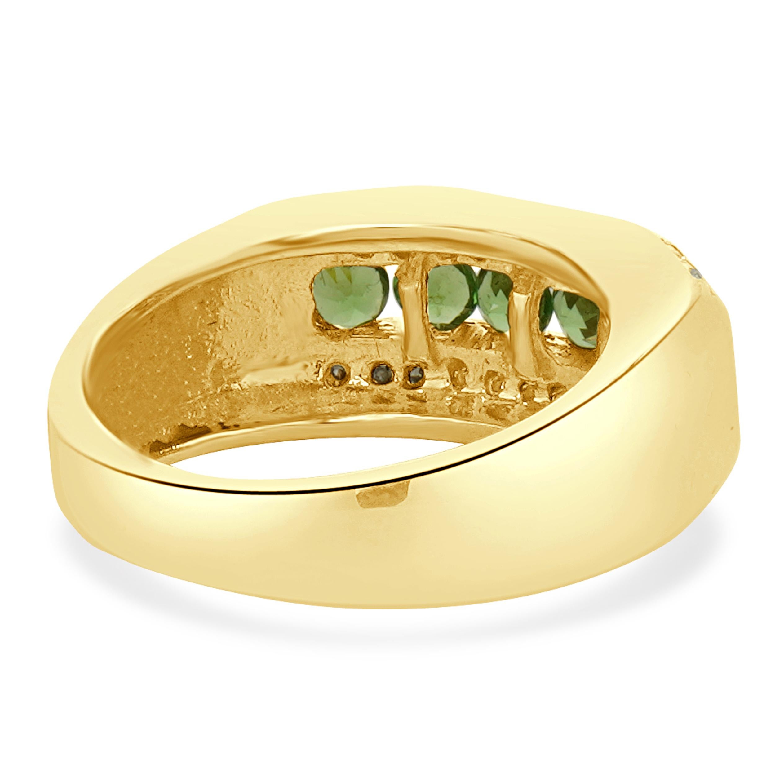Taille ronde Bague à trois rangées de tourmalines vertes et diamants en or jaune 14 carats en vente