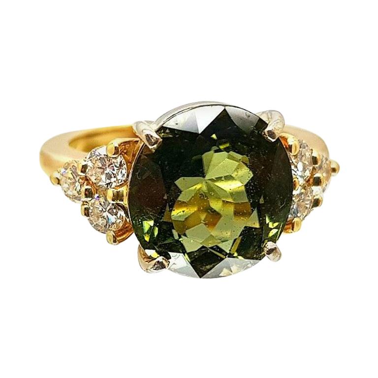 14 Karat Yellow Gold Green Tourmaline Diamond Ring