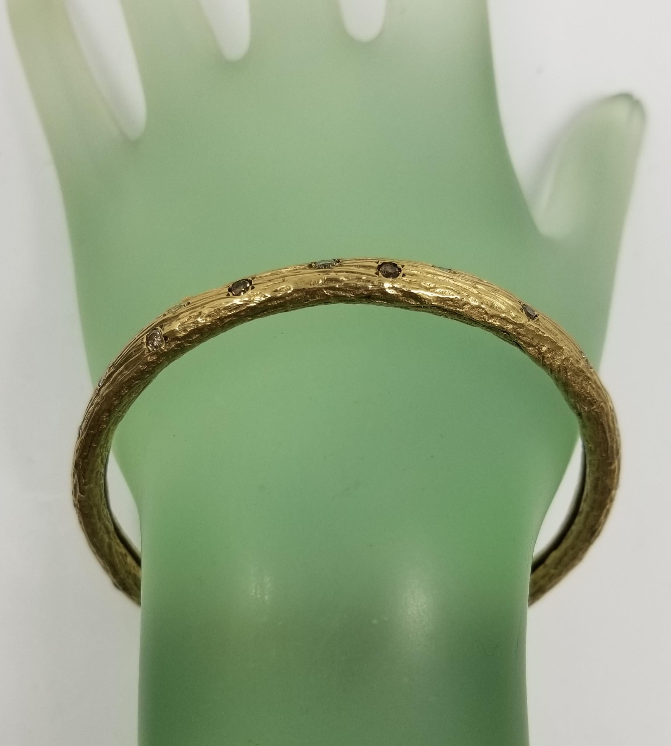 14 Karat Yellow Gold Gresha Signature Bark Bangle with 31 Round Natural Diamonds In New Condition For Sale In Los Angeles, CA