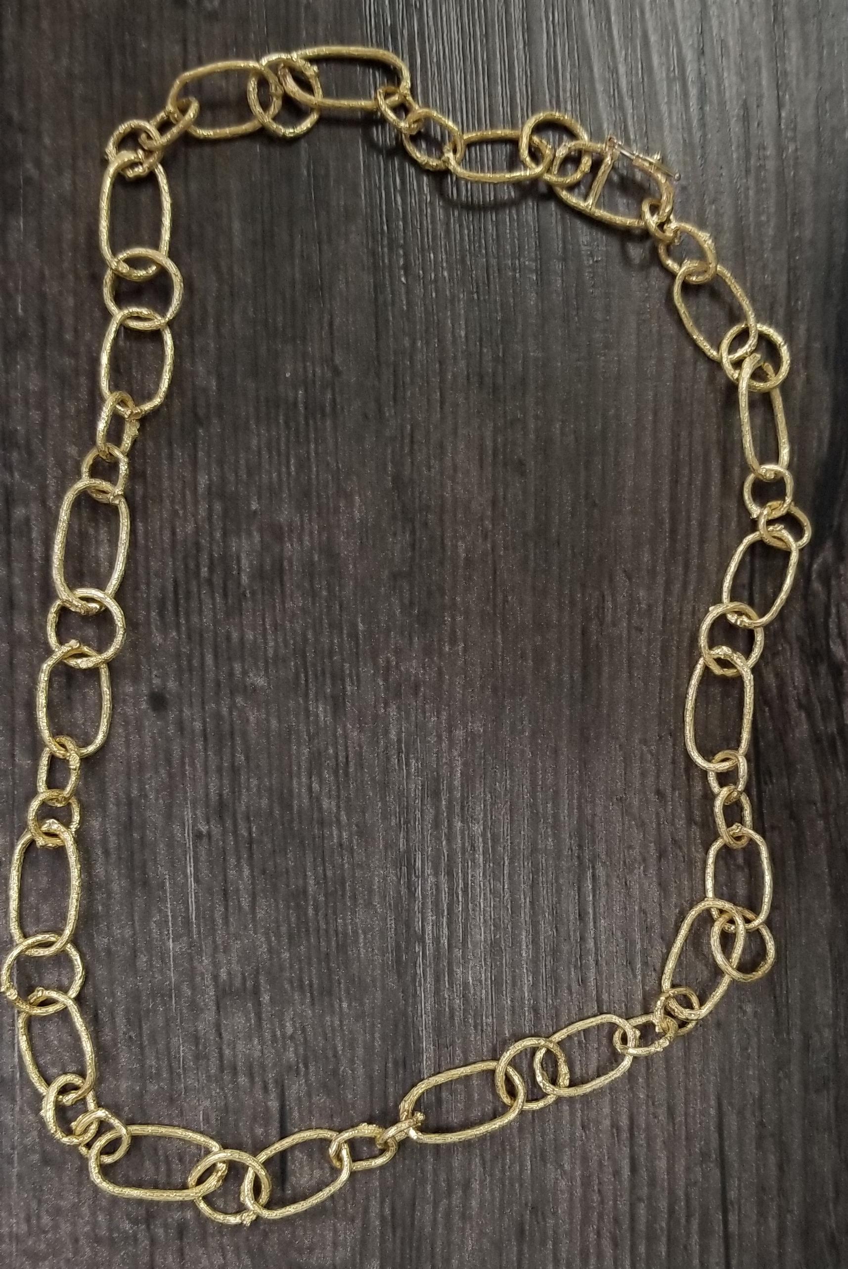 14 Karat Yellow Gold Gresha Signature Bark Finish Link Necklace For Sale 1