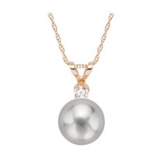 14 Karat Yellow Gold Grey Freshwater Pearl and 5pt TDW Diamond Pendant Necklace