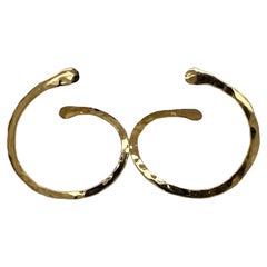 14 Karat Yellow Gold Hammered Circle Hoop Earrings Modern