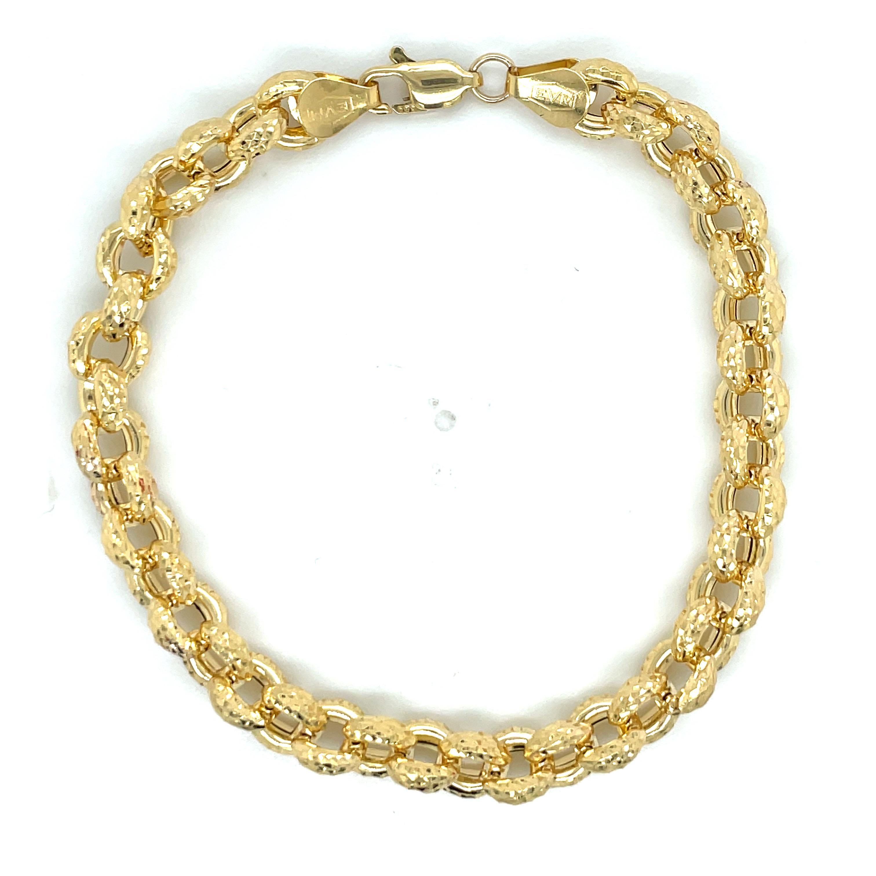 14 Karat yellow gold hammered link bracelet weighing 11.5 grams.
Matching Necklace.
DM for more information. 