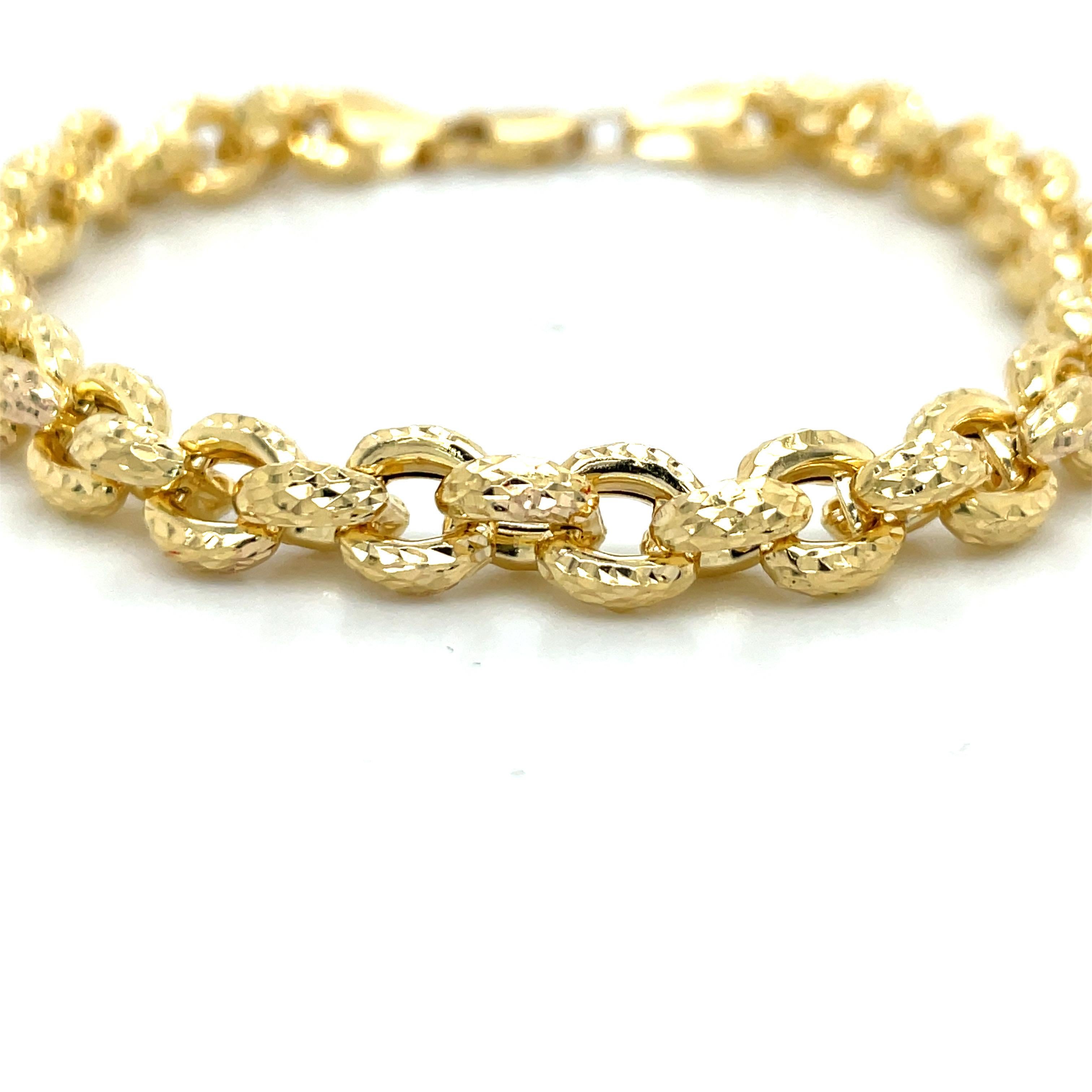 14 Karat Yellow Gold Hammered Link Bracelet 11.5 Grams In New Condition In New York, NY