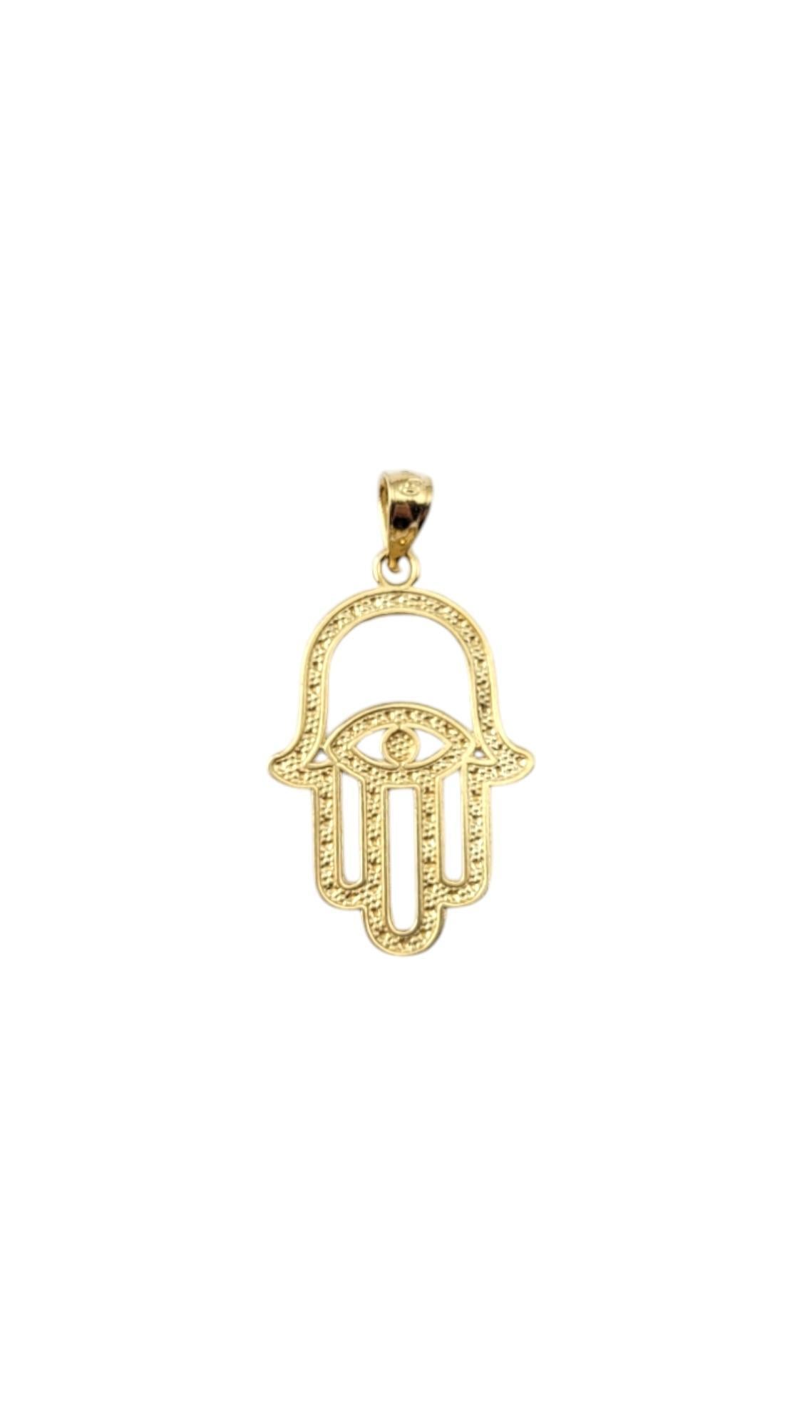Pendentif Hamsa en or jaune 14K

Ce pendentif Hamsa en or jaune 14 carats présente un design intemporel symbolisant la protection et la bonne fortune, parfait pour ceux qui recherchent un accessoire significatif et élégant.

Taille : 24.72mm X