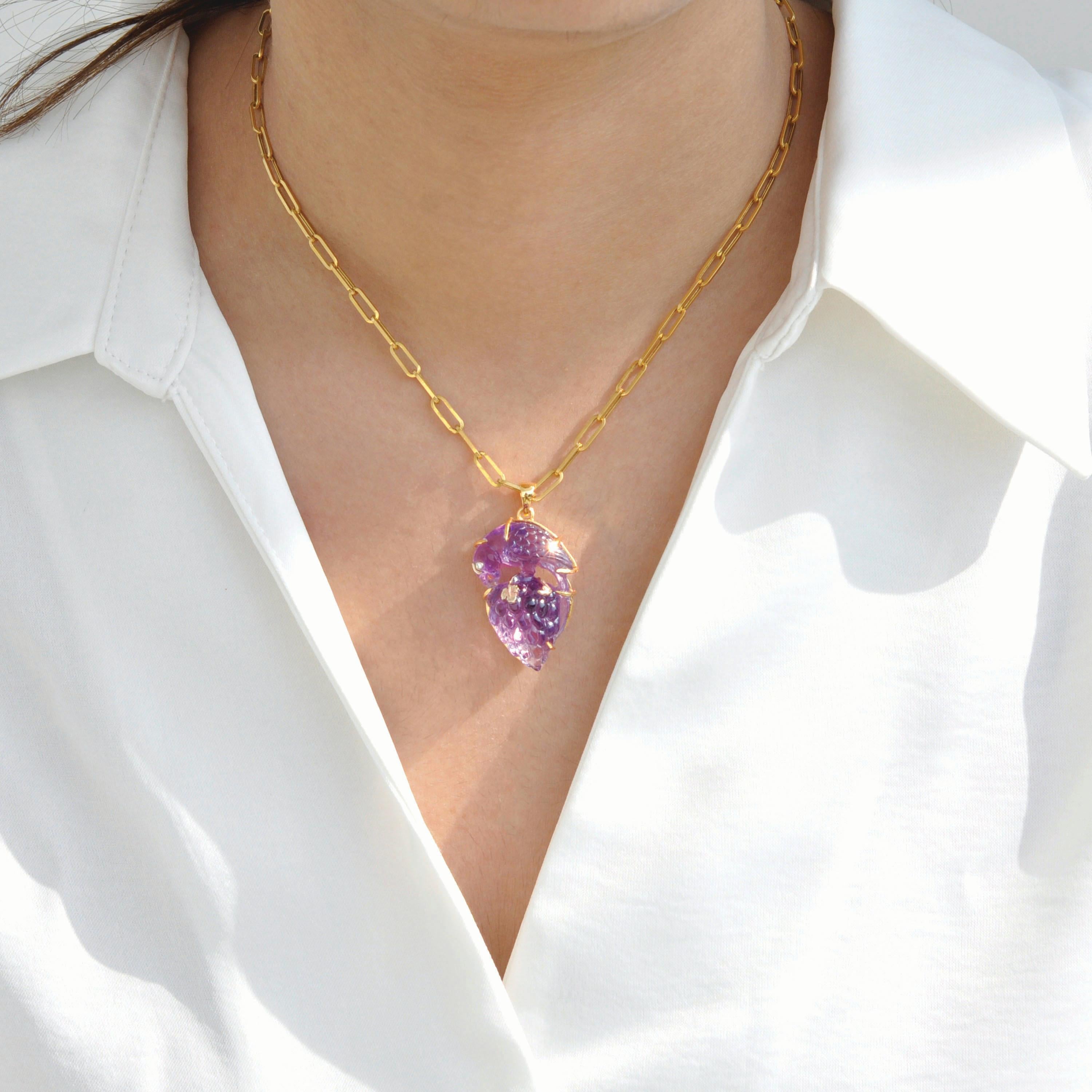 14 Karat Yellow Gold Hand-Carved Amethyst Bird Diamond Pendant Necklace For Sale 8