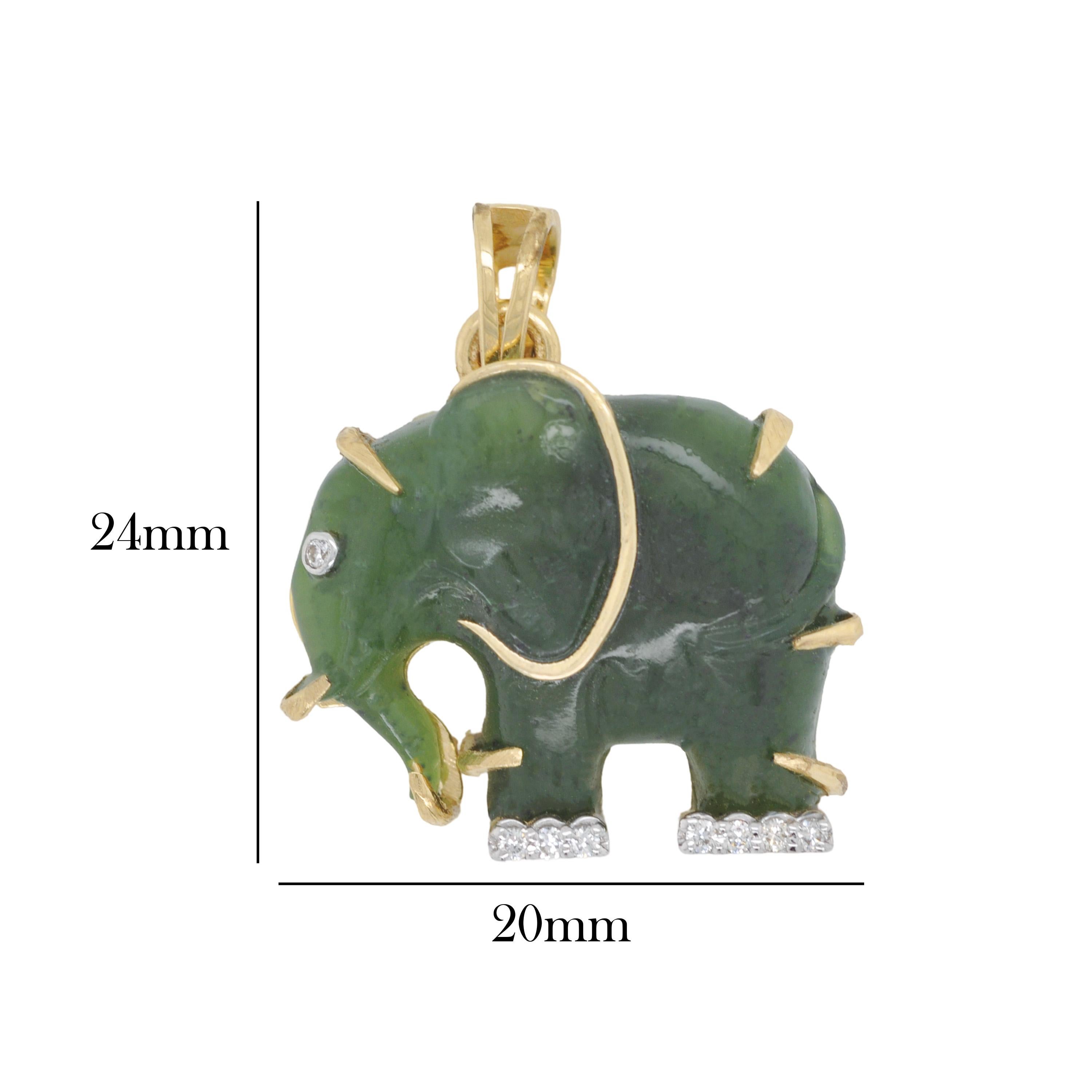 Taille mixte Collier pendentif éléphant en or jaune 14 carats, sculpté à la main, en jade néphrite et diamant en vente