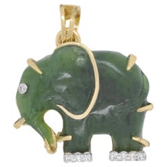 Halskette aus 14 Karat Gelbgold mit handgeschnitztem Nephrit-Jade-Elefanten-Diamant-Anhänger