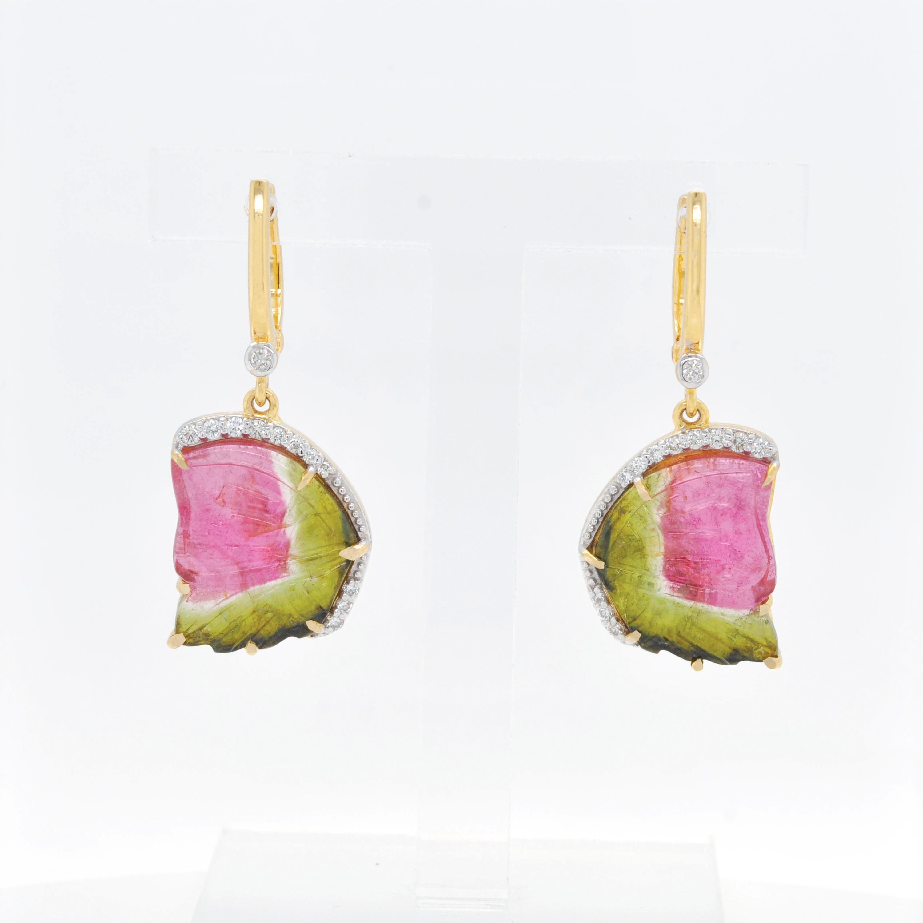 14 Karat Yellow Gold Hand-Carved Watermelon Tourmaline Butterfly Dangle Earrings In New Condition For Sale In Jaipur, Rajasthan