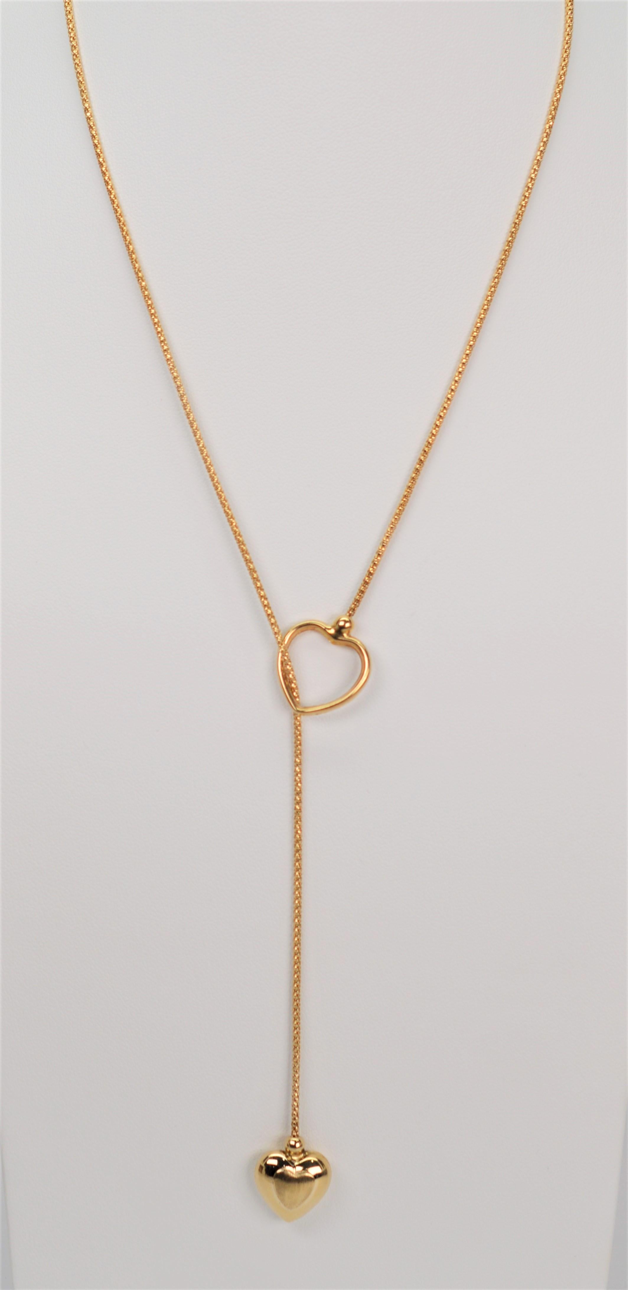 14 Karat Yellow Gold Heart Charm Lariat Necklace In Good Condition In Mount Kisco, NY