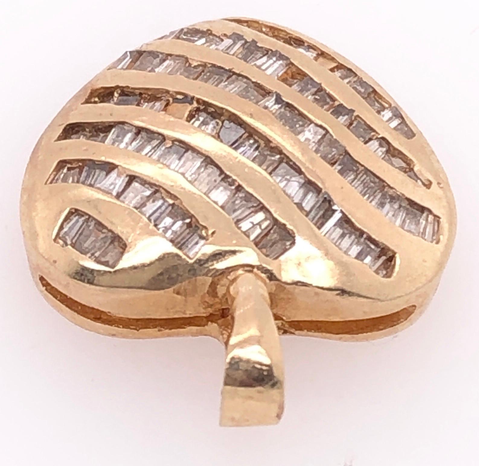 Moderne Breloque/pendentif en forme de cœur en or jaune 14 carats avec diamants  en vente