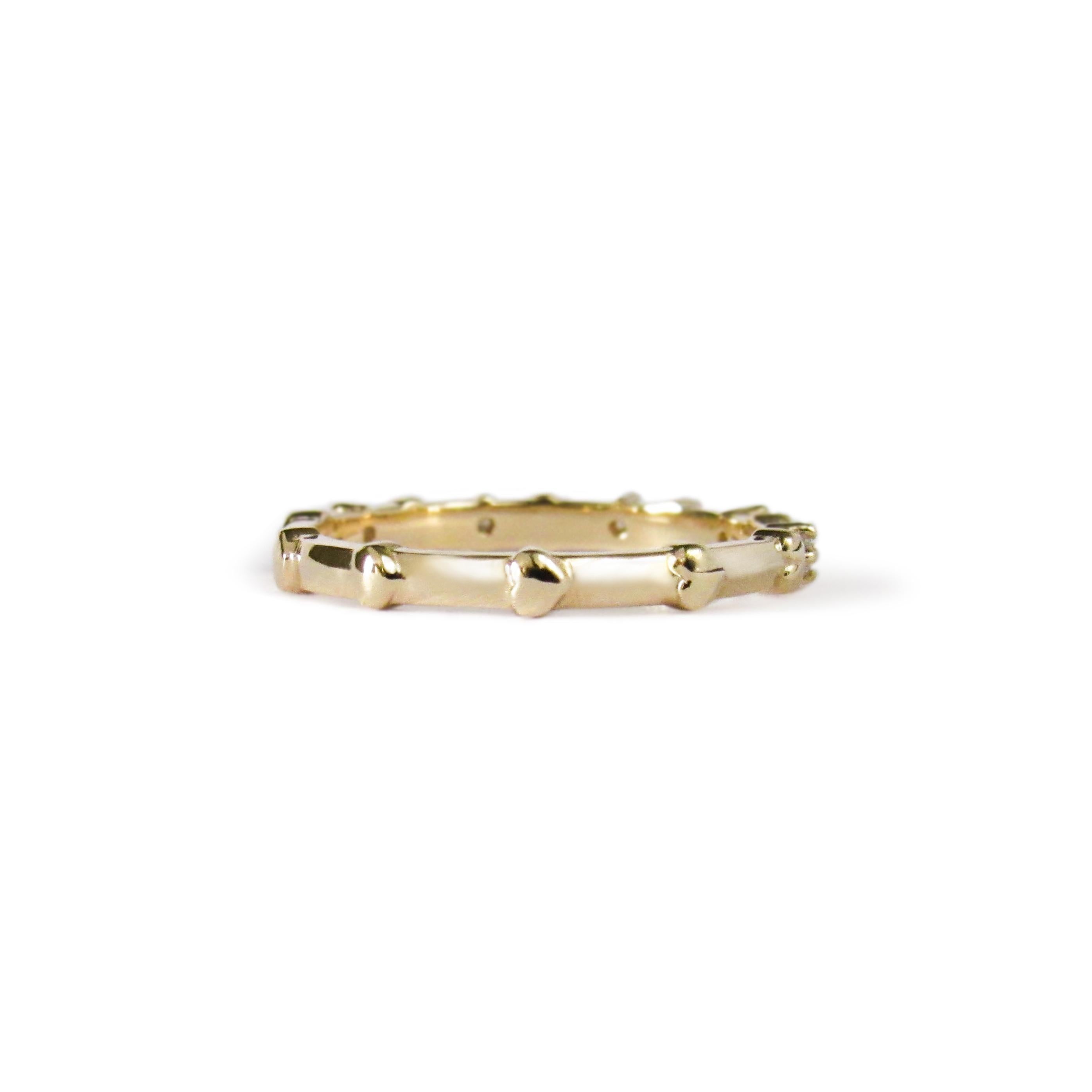 Round Cut 14 Karat Yellow Gold Heart Ring with Diamonds For Sale