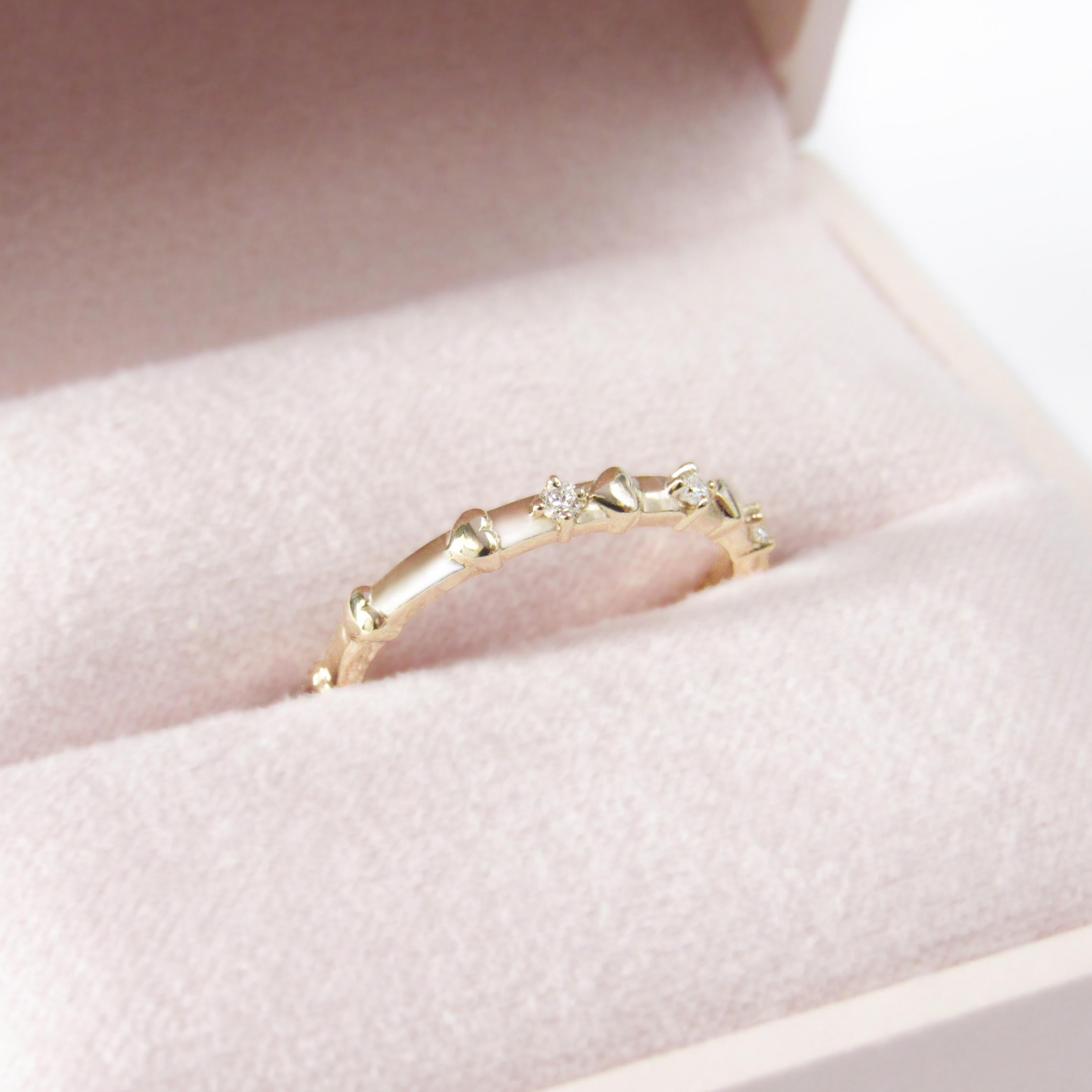 14 Karat Yellow Gold Heart Ring with Diamonds For Sale 1