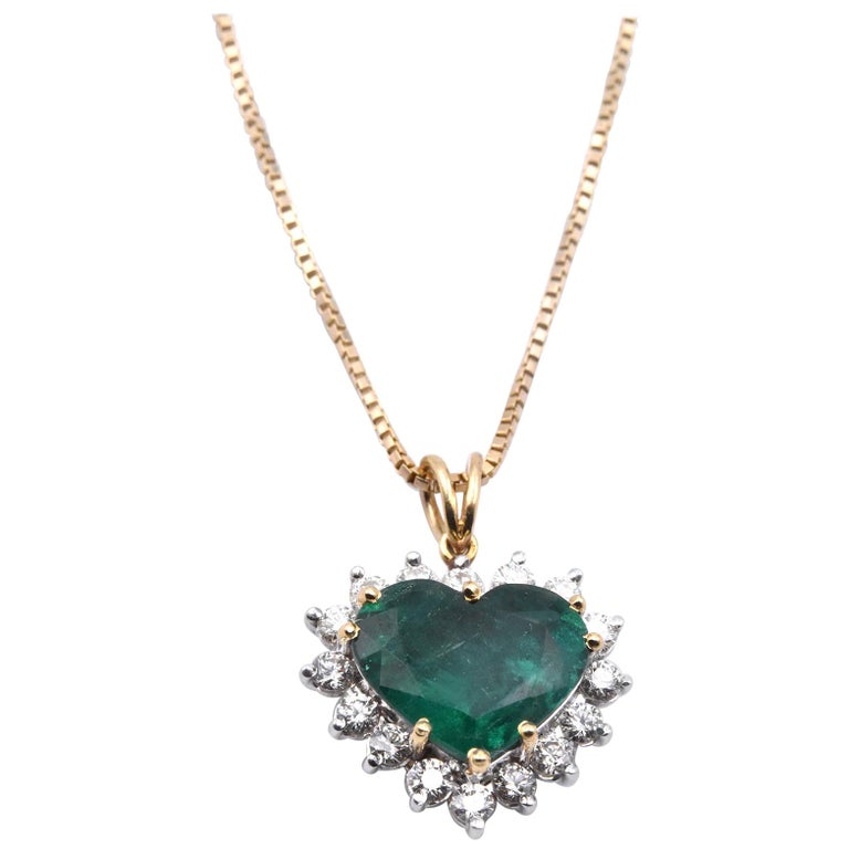 14 Karat Yellow Gold Heart-Shaped Emerald and Diamond Necklace For Sale ...