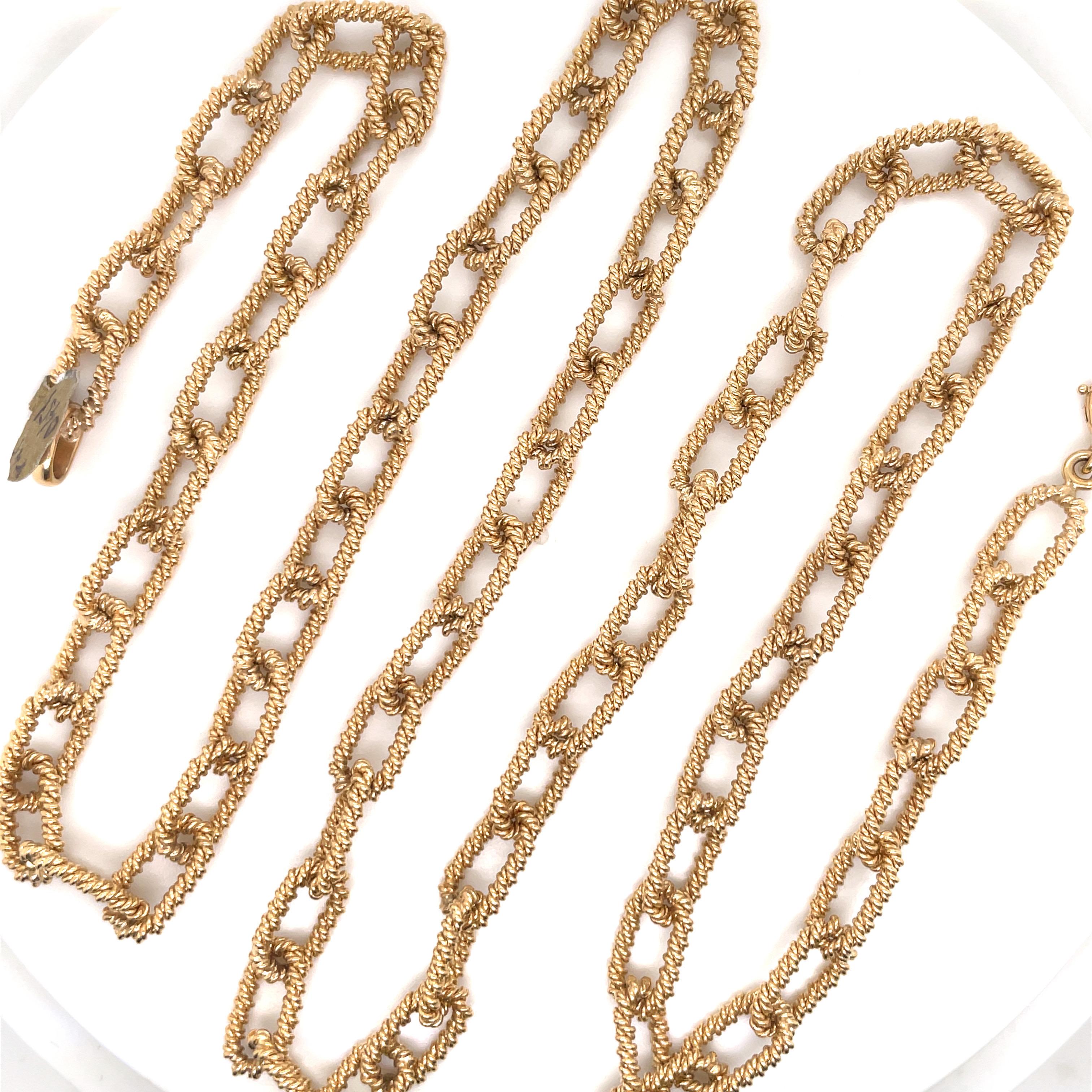 14 Karat Yellow Gold chain necklace featuring 75 oval links in a rope motif weighing 84.5 grams, 32.5 inches.
Link Measures:
0.59 Inches Long
0.32 Inches Wide
