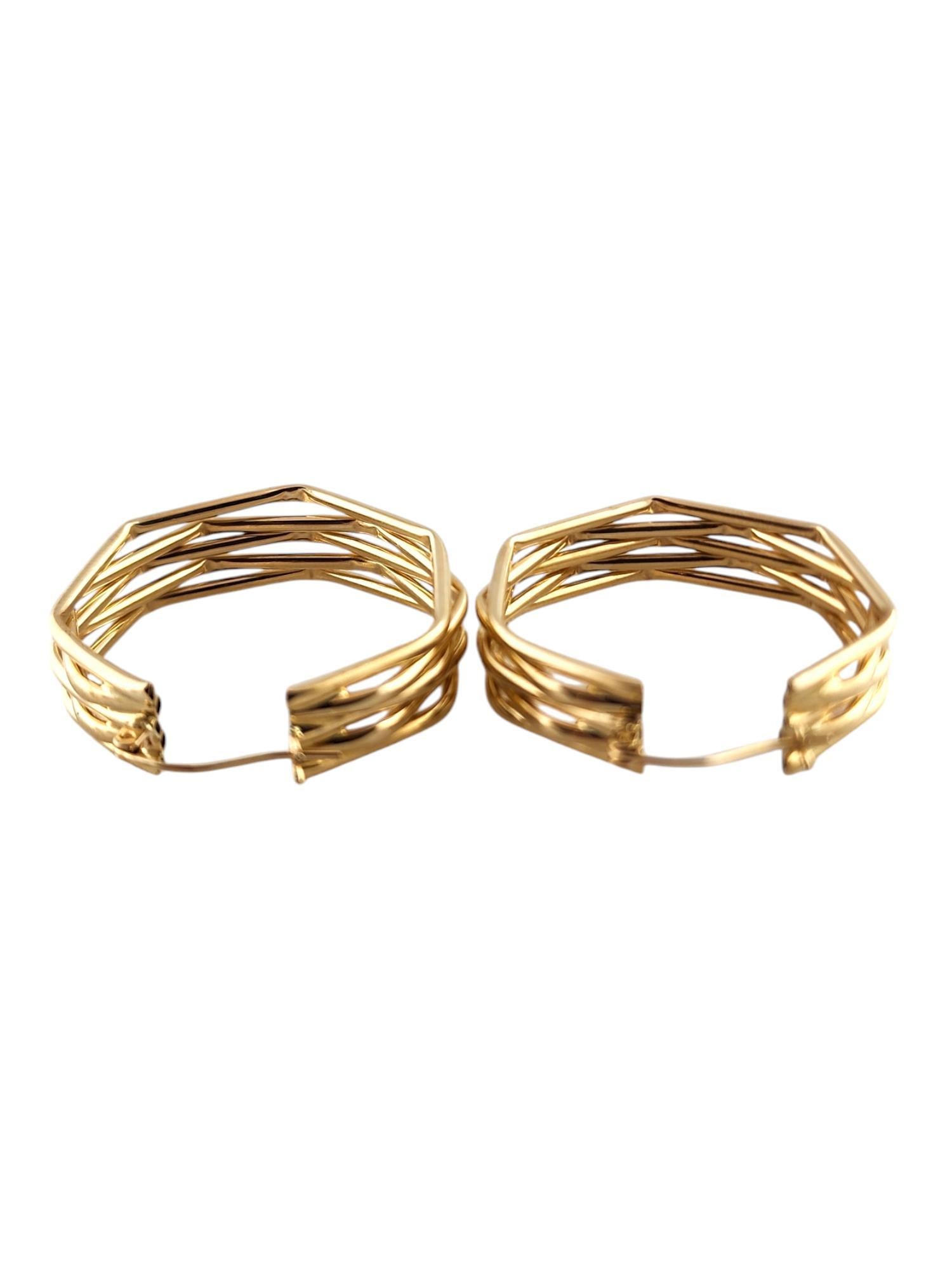 Créoles hexagonales en or jaune 14 carats #19344 Pour femmes en vente