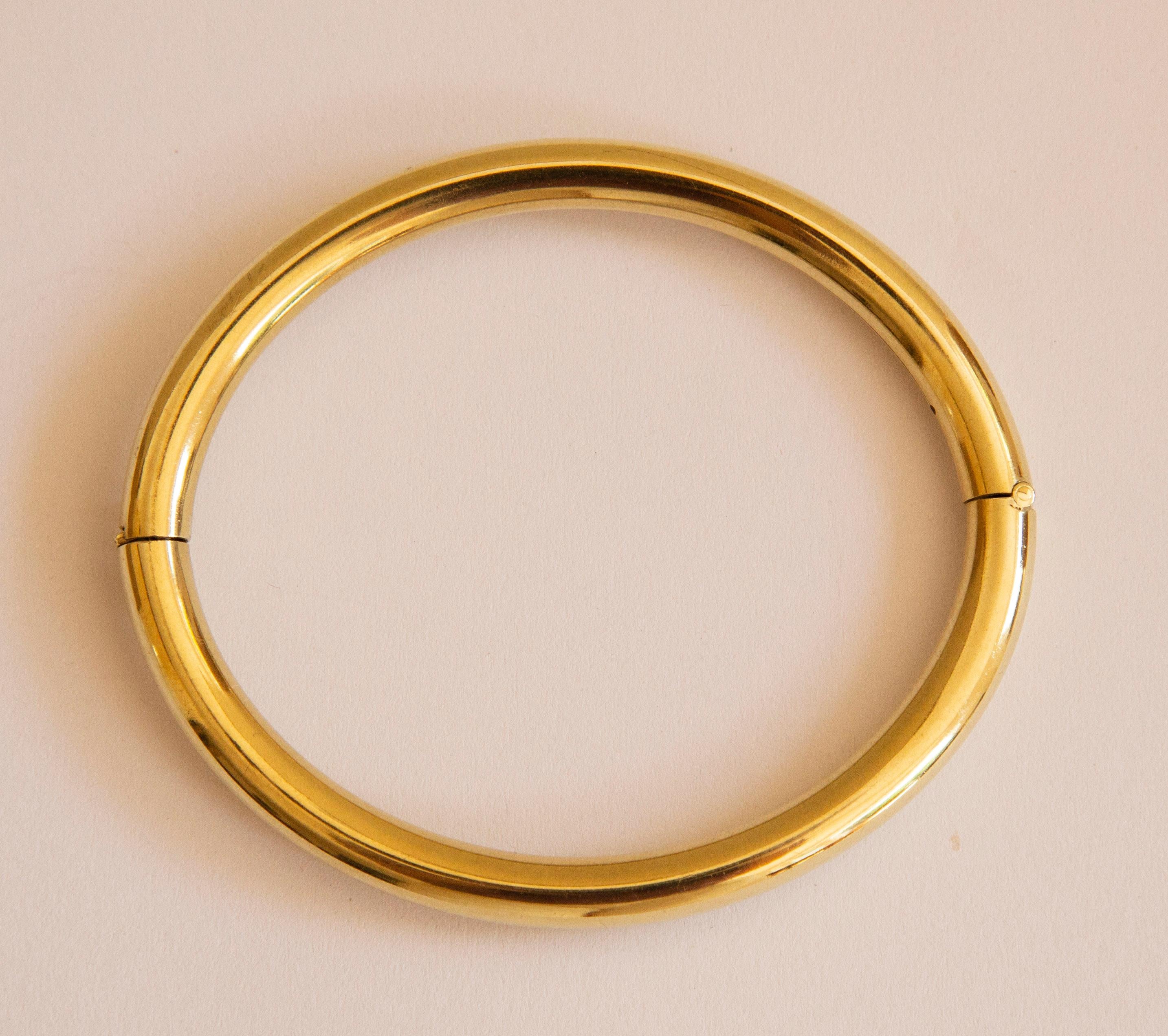 14 Karat Yellow Gold Hinged Bangle Rigid Bracelet  For Sale 1