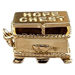 Pendentif Hope Chest en or jaune 14 carats #24246