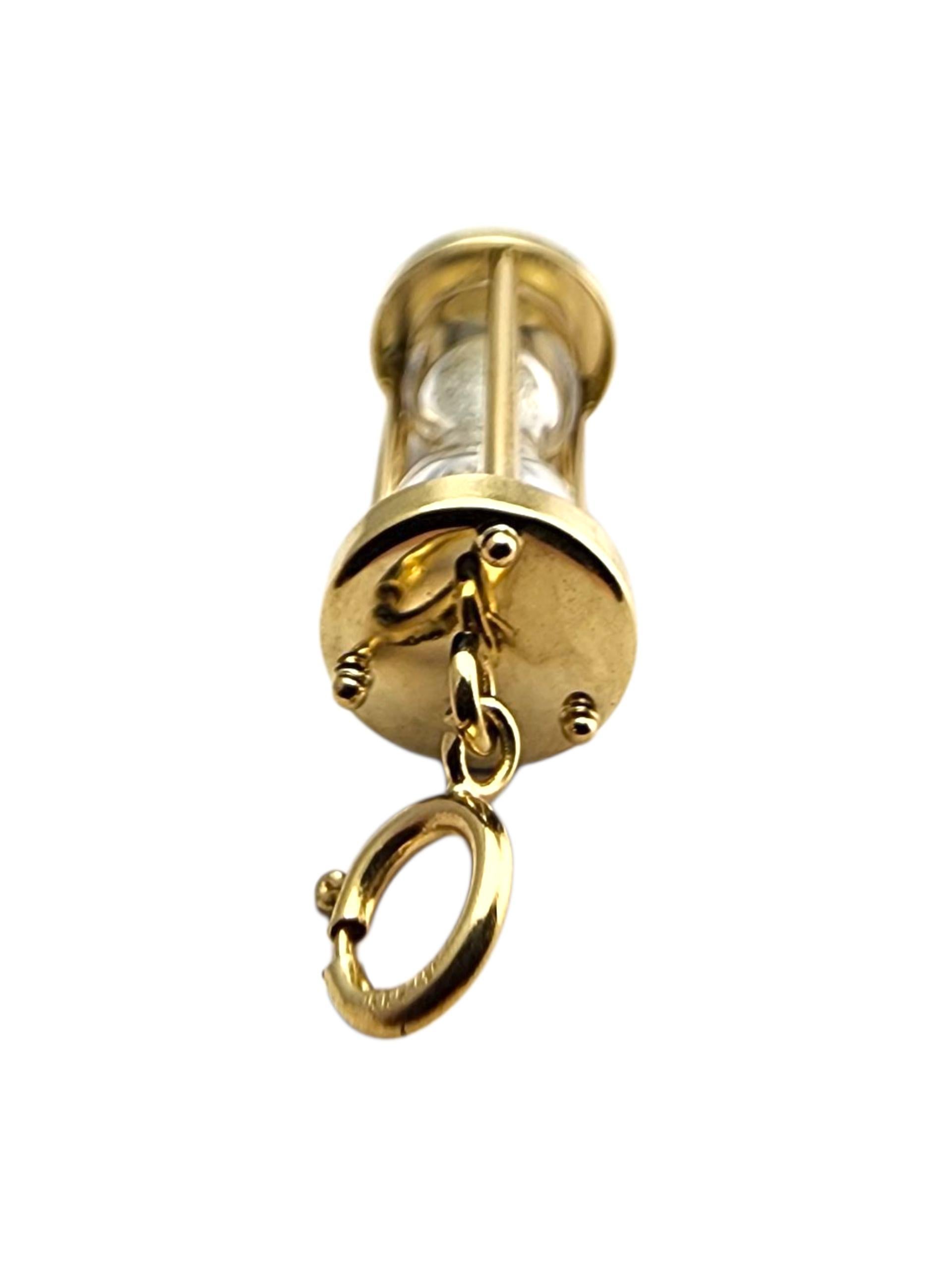 Contemporaneo Charm a clessidra in oro giallo 14 carati #23916 in vendita