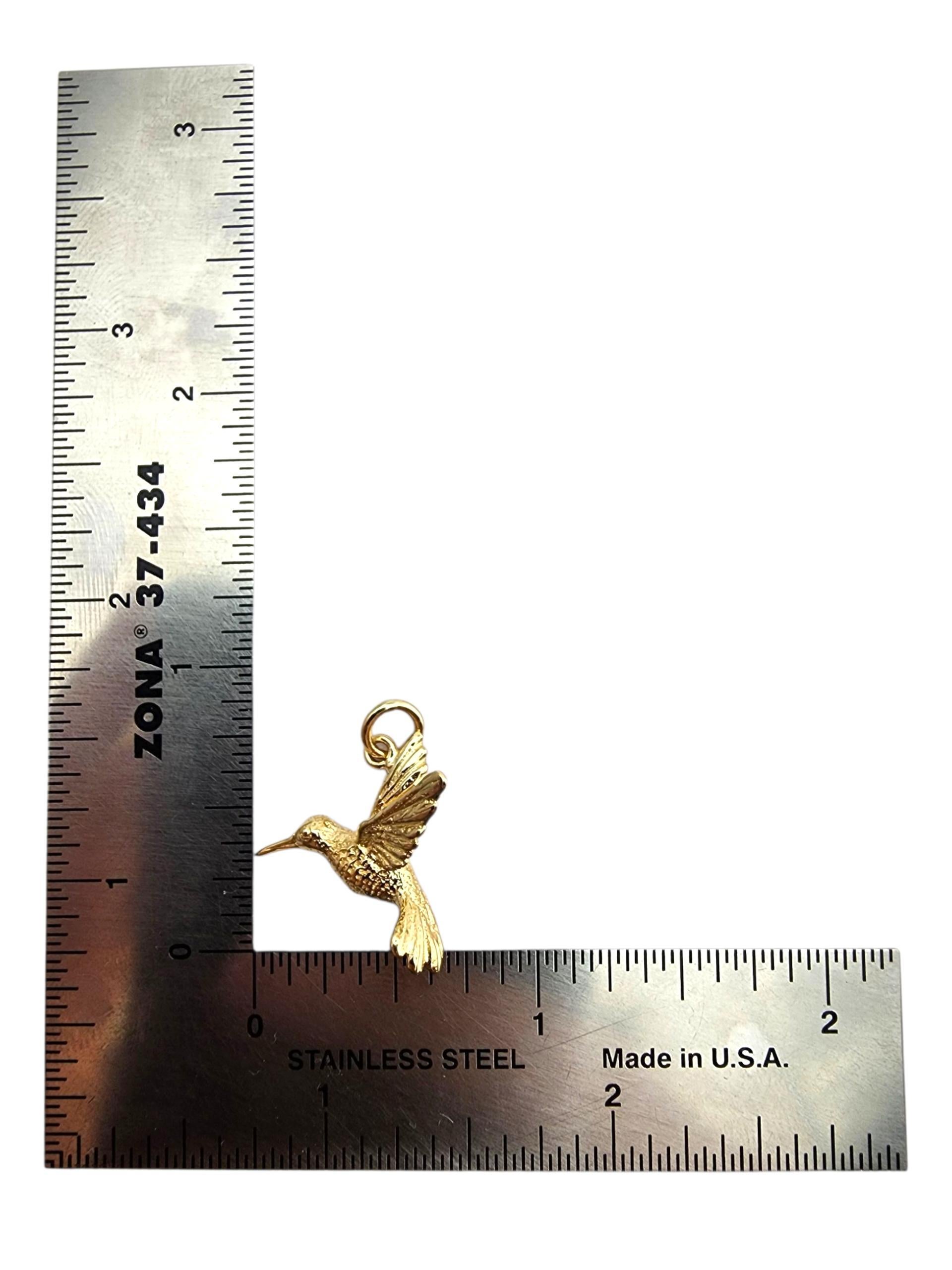 Charm colibrì in oro giallo 14 carati #23669 in vendita 3